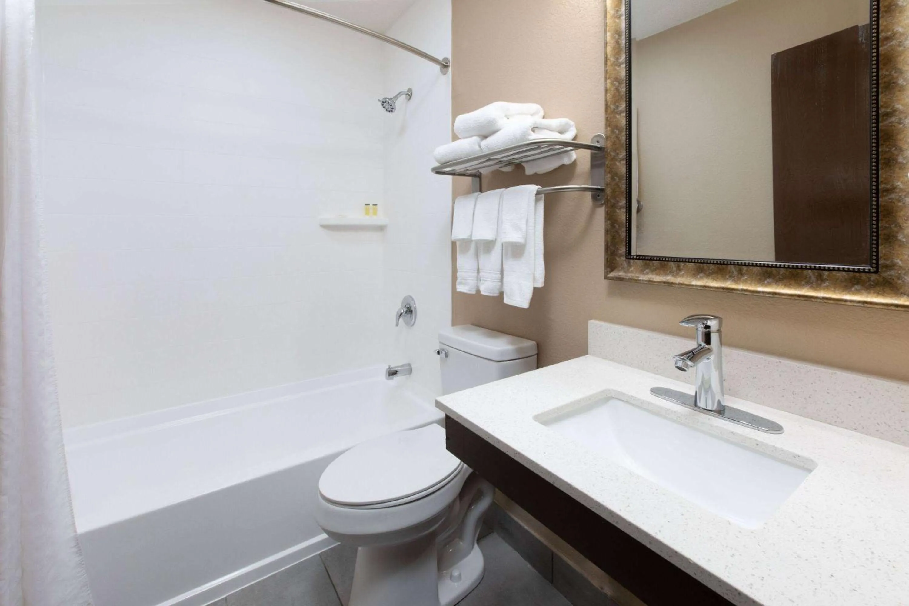 Bathroom in Super 8 by Wyndham Summersville - New River National Park