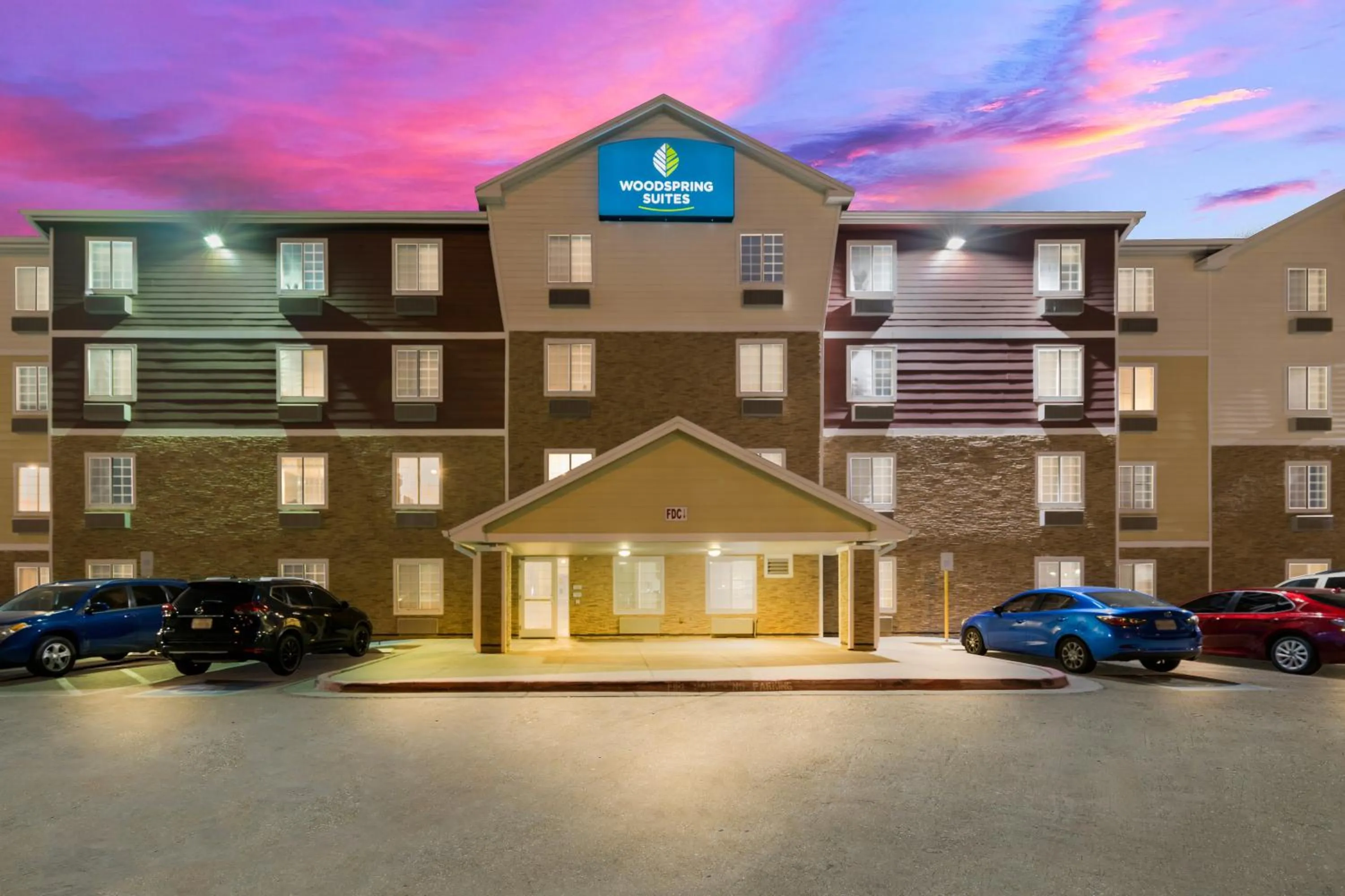 Property building in WoodSpring Suites El Paso
