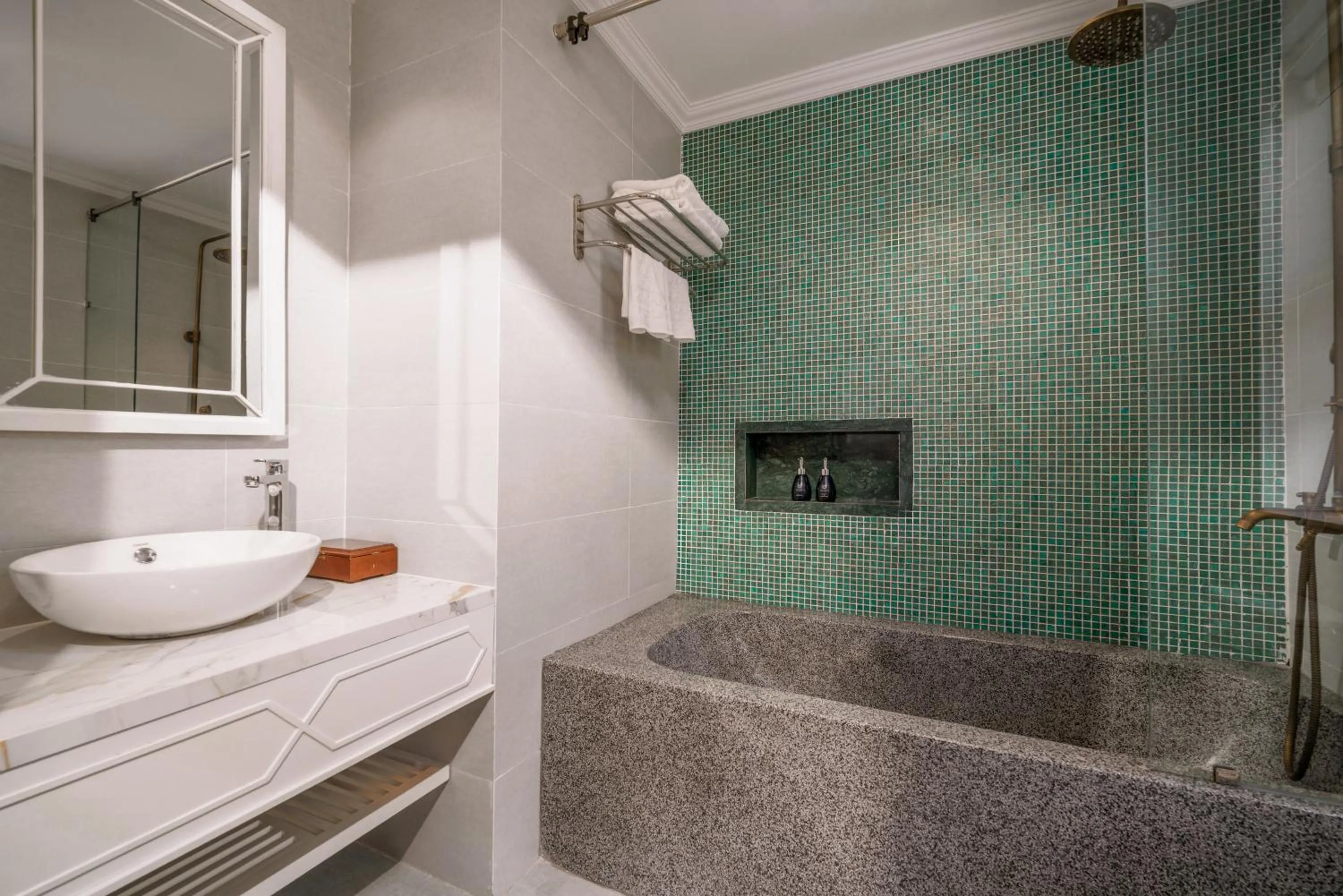 Bath in Lantana Boutique Hoi An Hotel