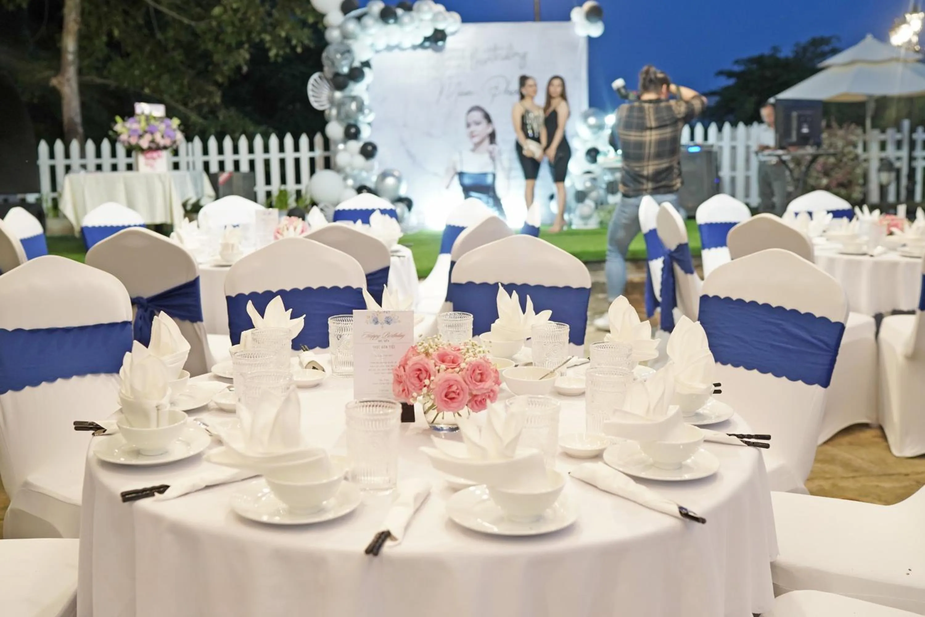 Restaurant/places to eat in SV Boutique Resort