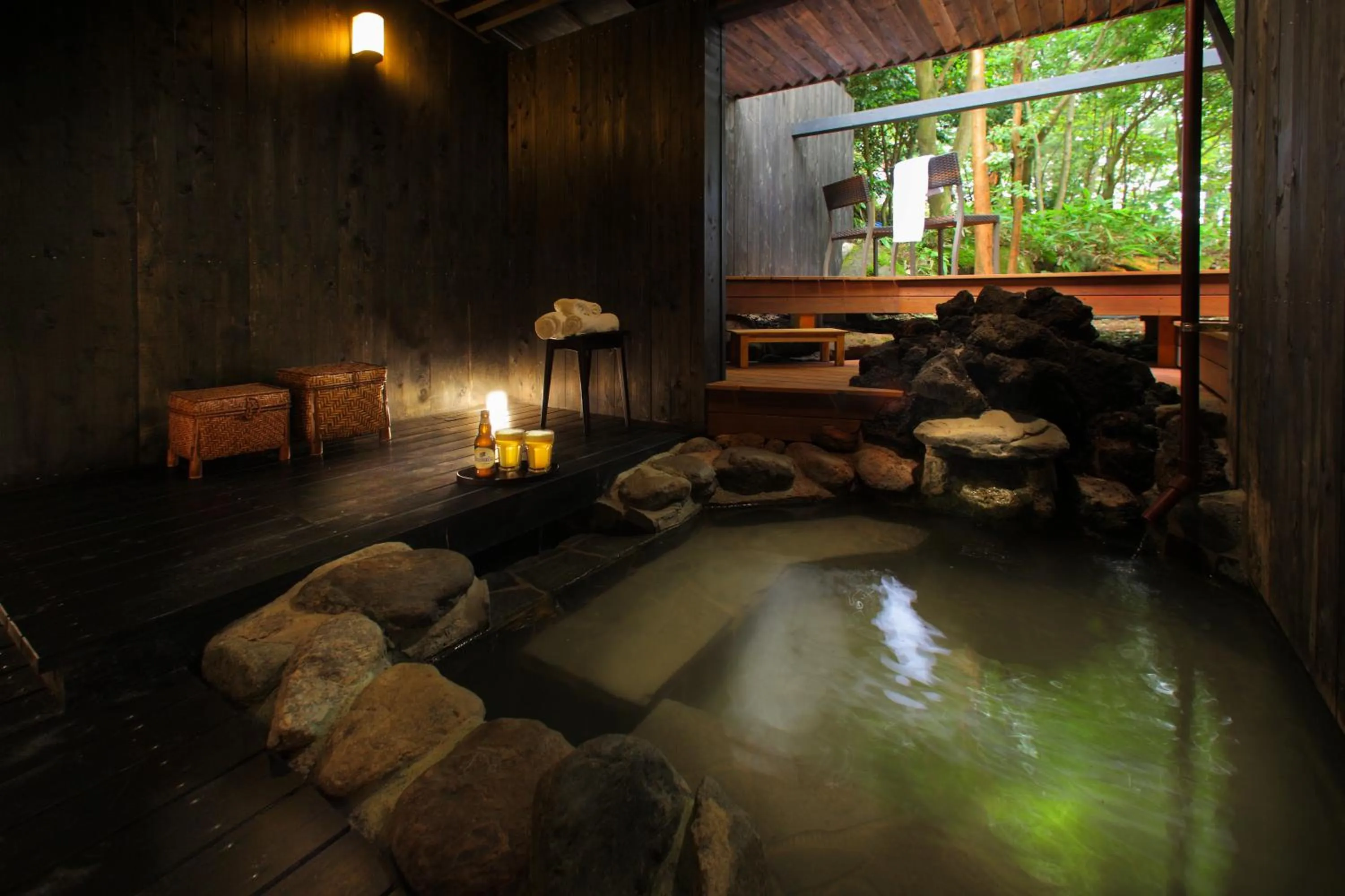 Open Air Bath in Hakone Fontaine Bleau Sengokutei