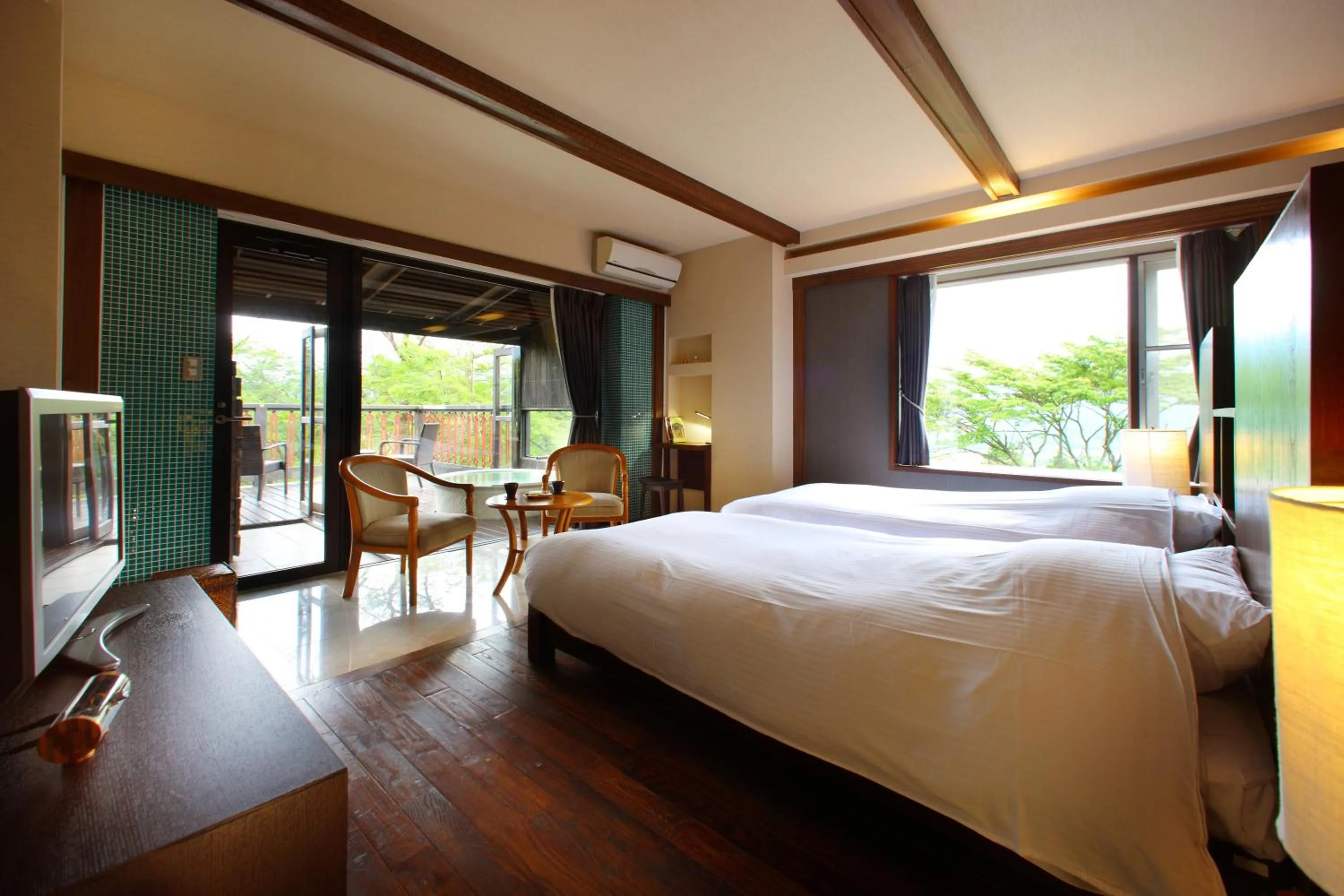 Photo of the whole room, Bed in Hakone Fontaine Bleau Sengokutei