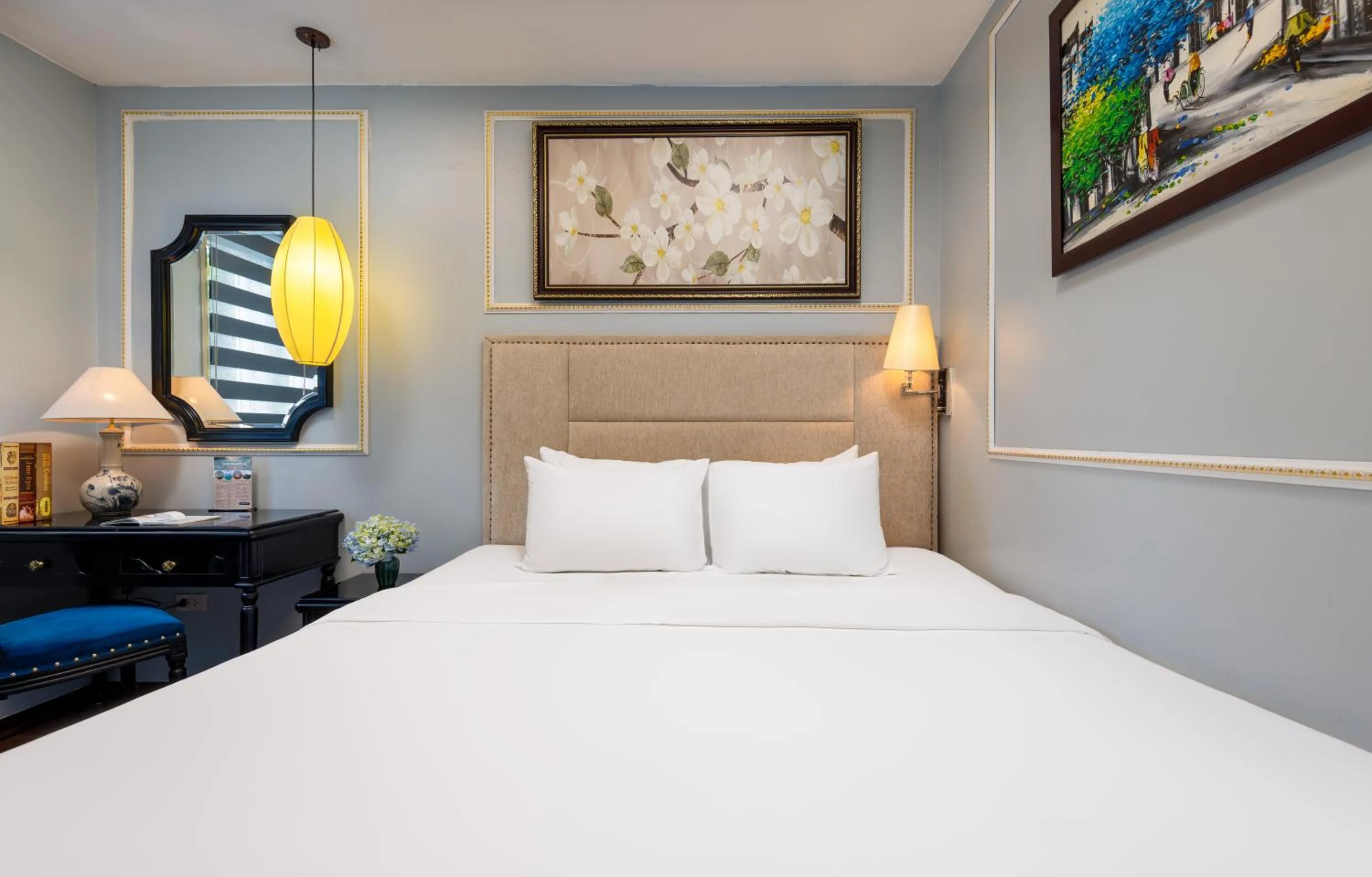 Bedroom, Bed in Golden Amour Hotel