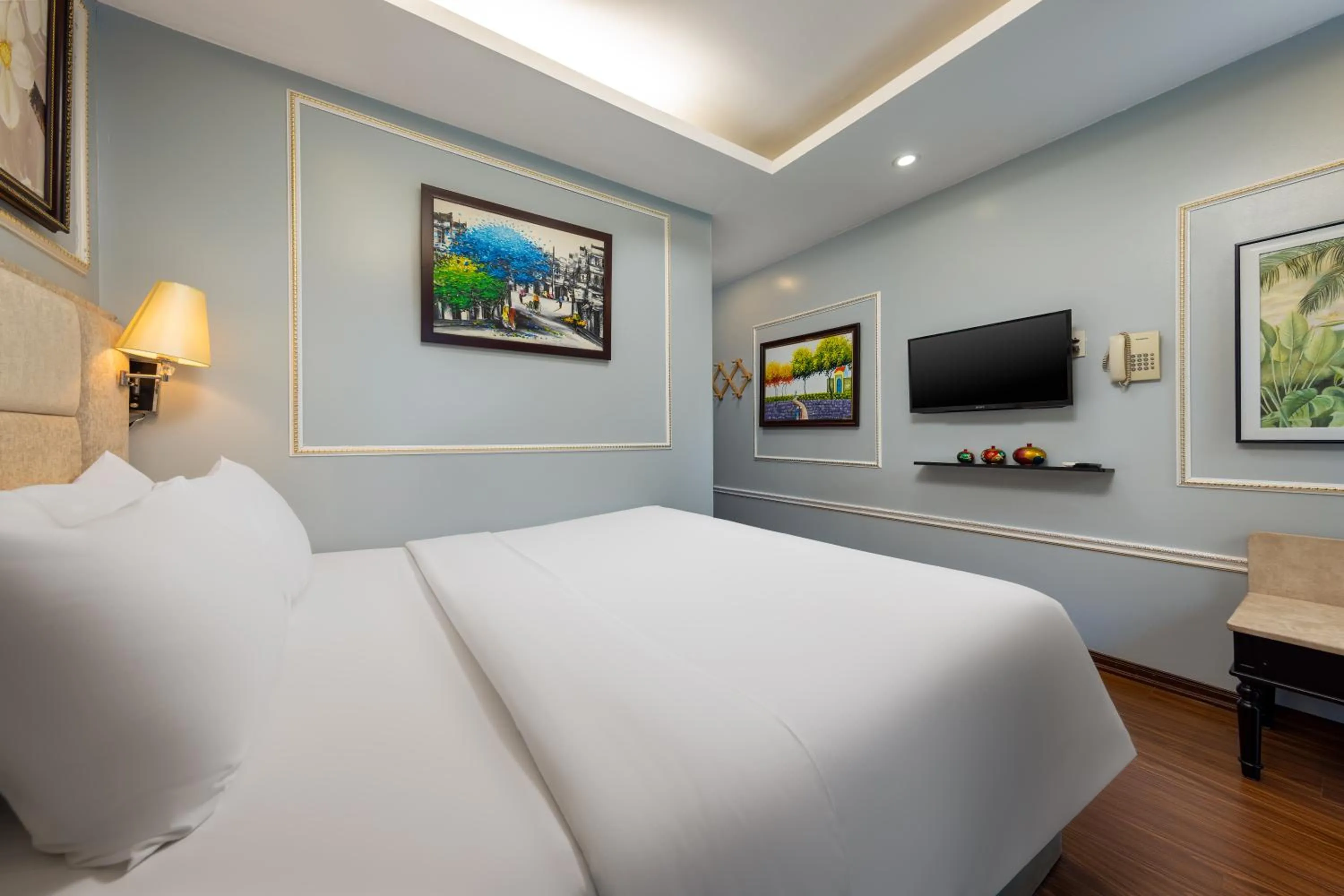 Bedroom, Bed in Golden Amour Hotel