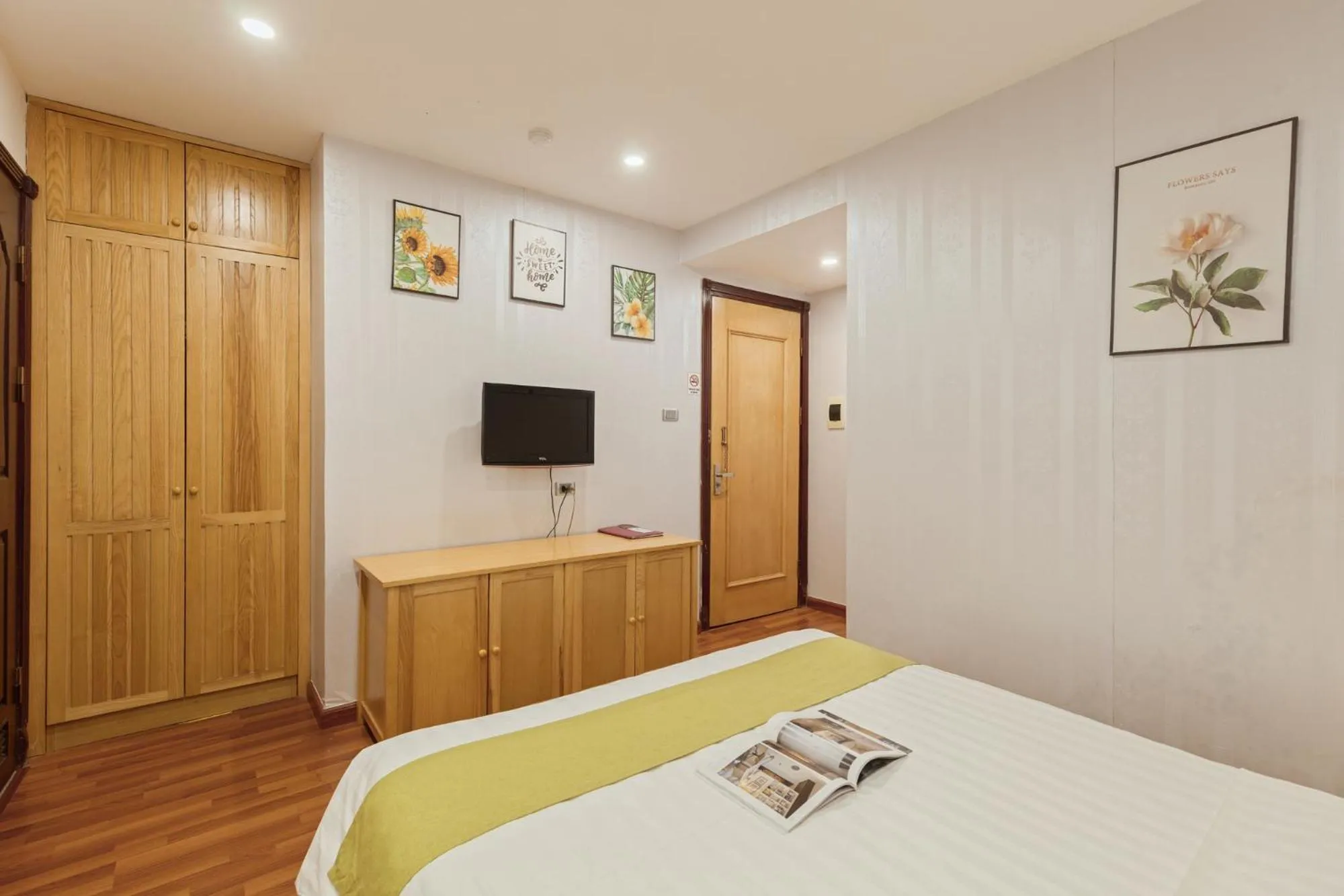 Bed in Hanoi Central Park Hotel