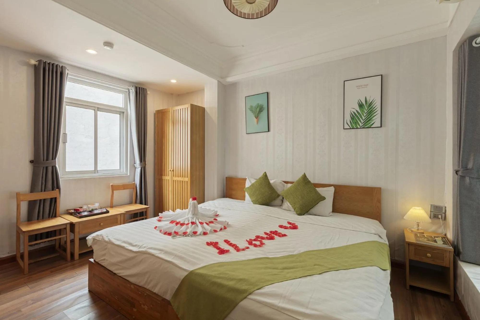 Bed in Hanoi Central Park Hotel