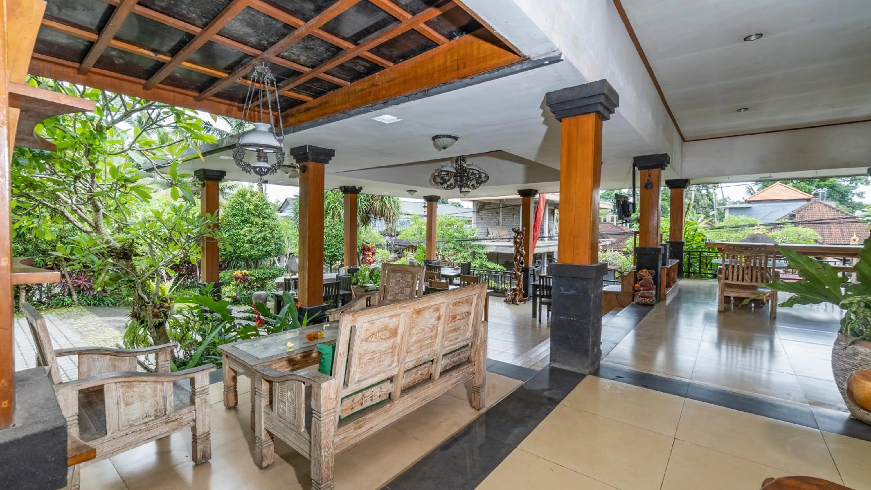 Restaurant/places to eat in Gita Maha Ubud Hotel by Mahaputra