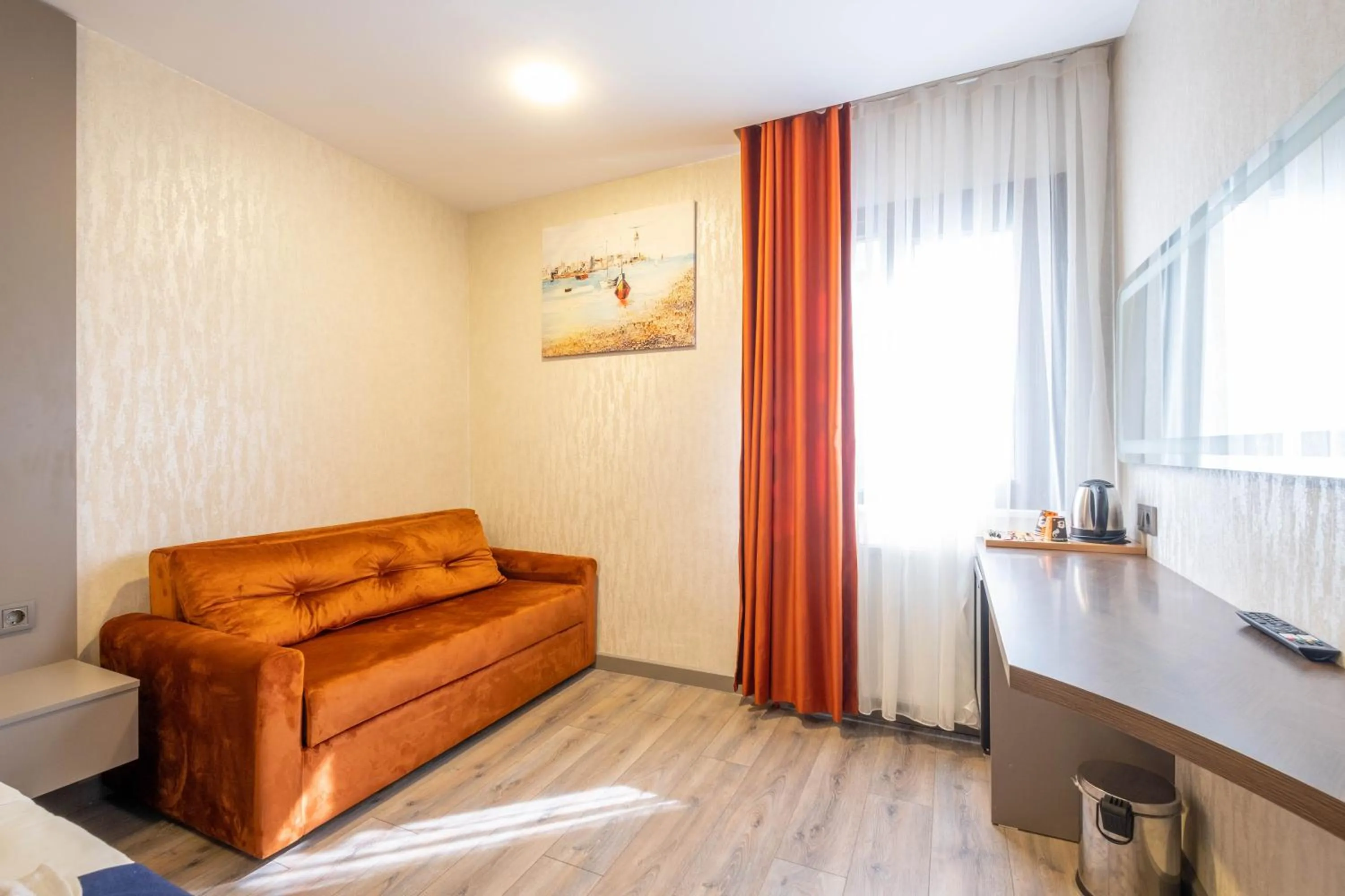 Photo of the whole room in The Port Güzelyalı