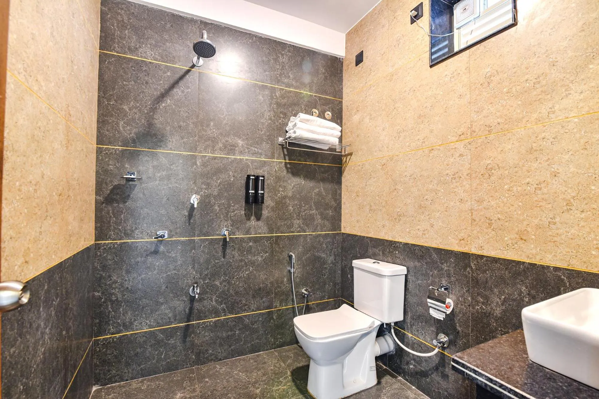 Bathroom in Jingle Tree Resort in Arambol