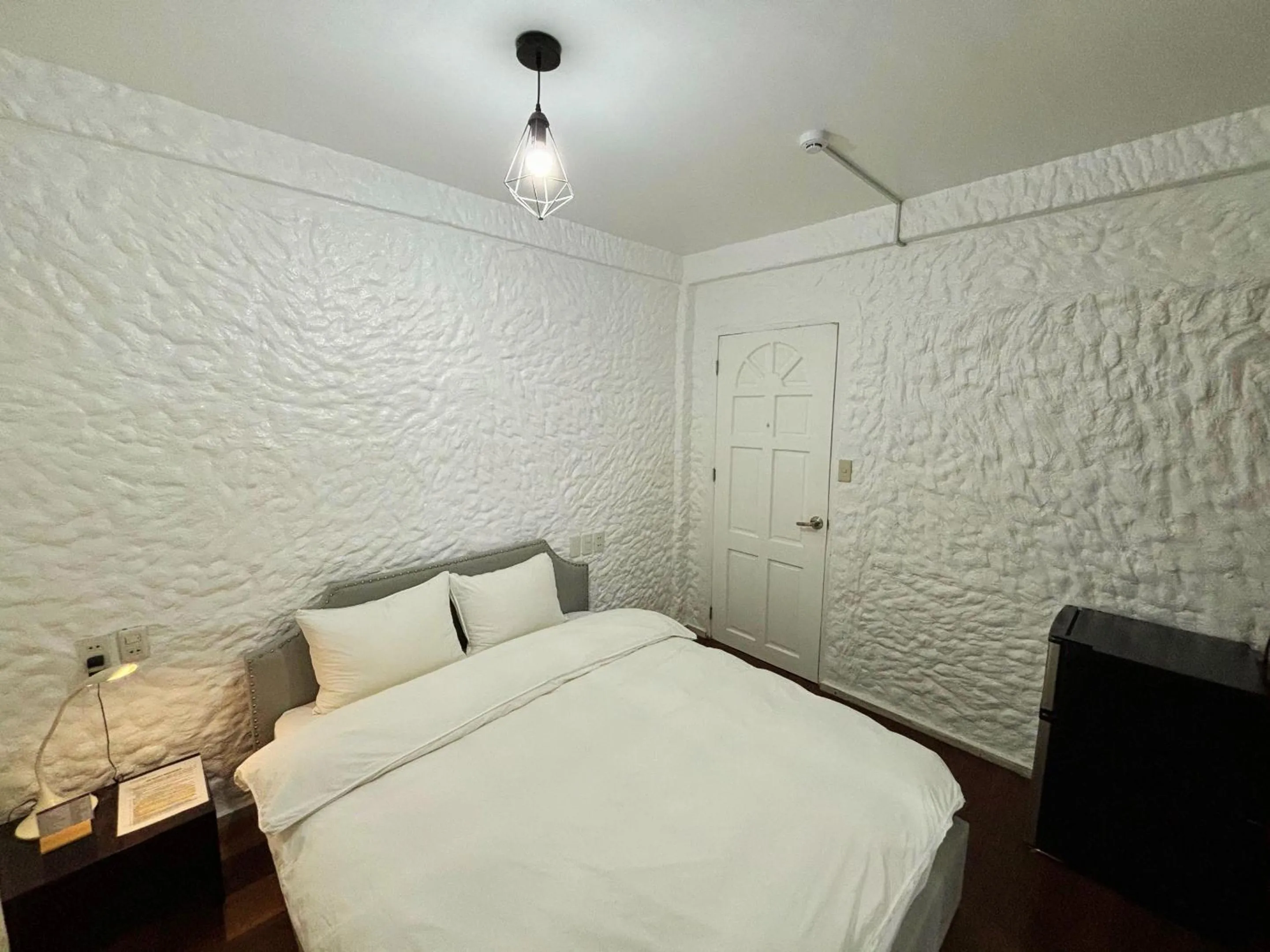 Bed in Montani Beach Resort Puerto Galera powered by Cocotel