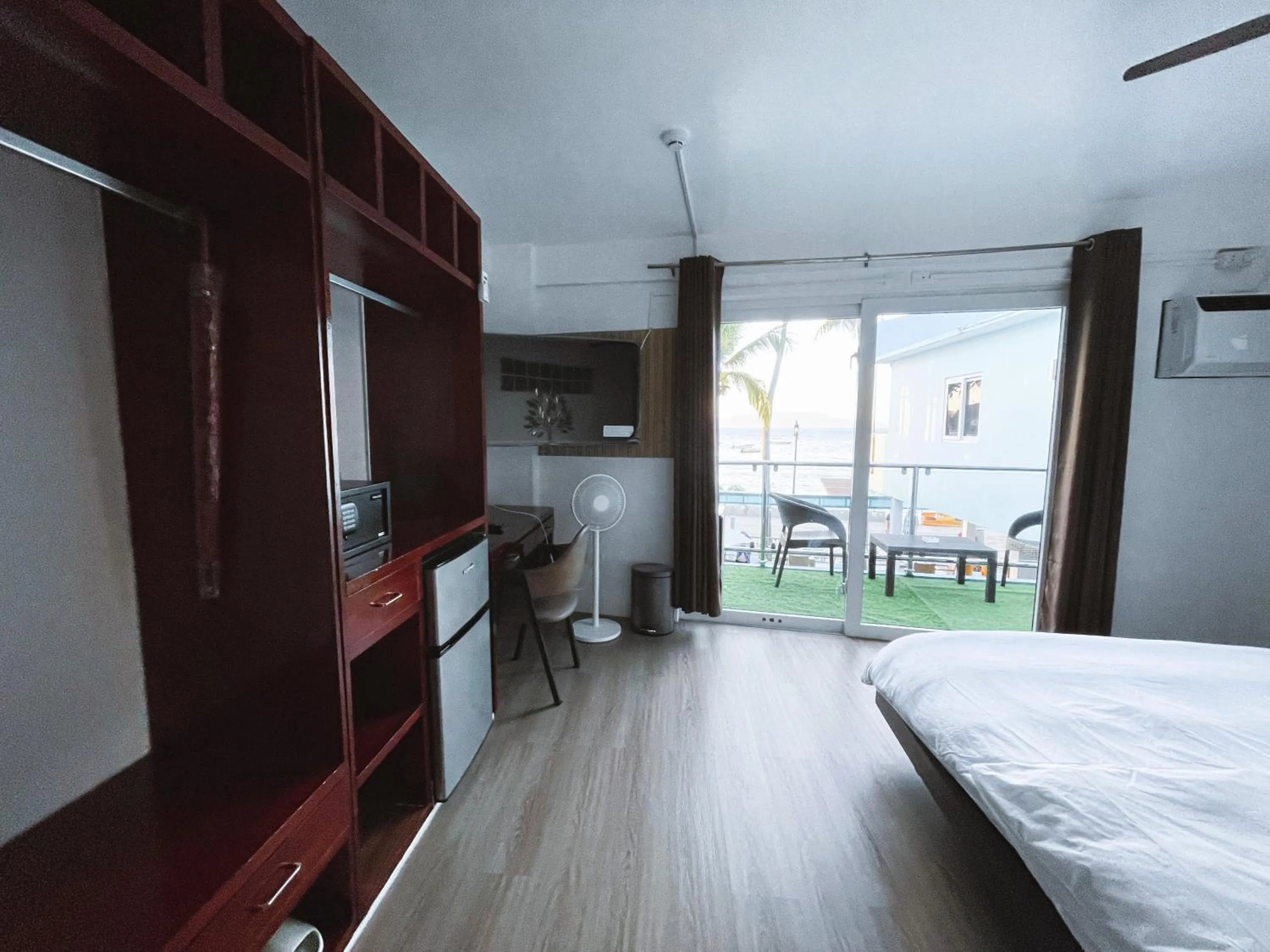 Photo of the whole room, Bed in Montani Beach Resort Puerto Galera powered by Cocotel