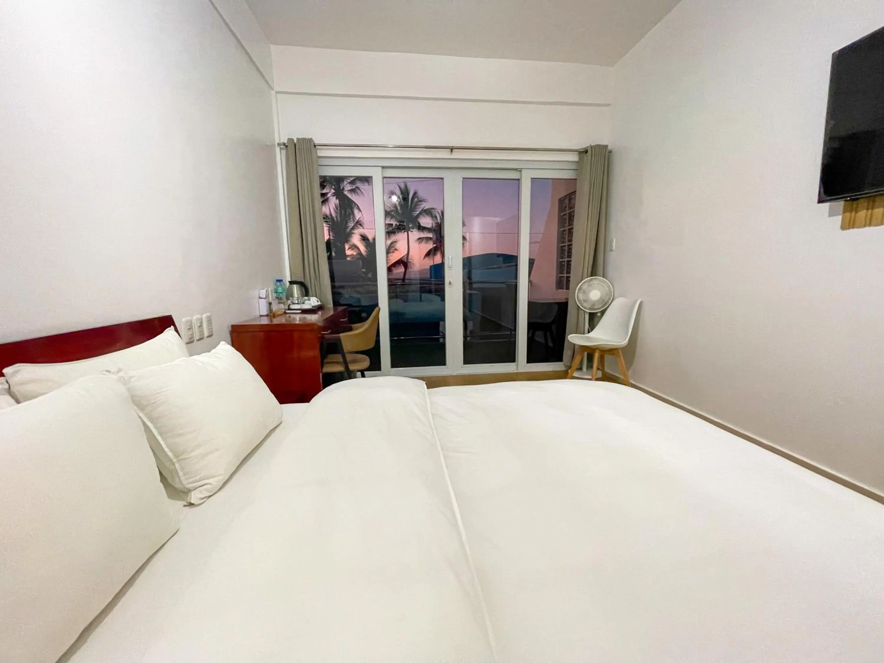 Bed in Montani Beach Resort Puerto Galera powered by Cocotel