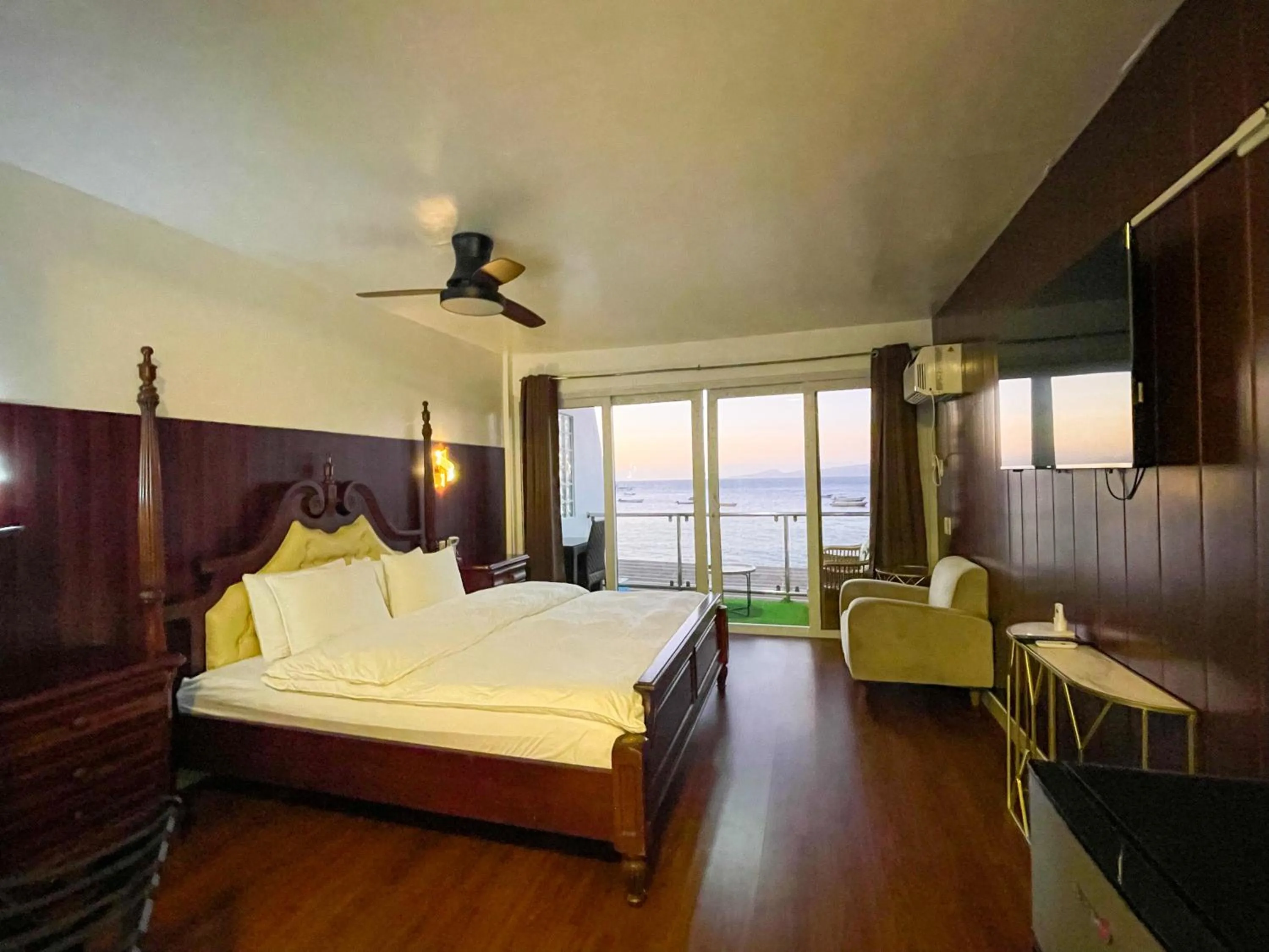 Photo of the whole room, Bed in Montani Beach Resort Puerto Galera powered by Cocotel