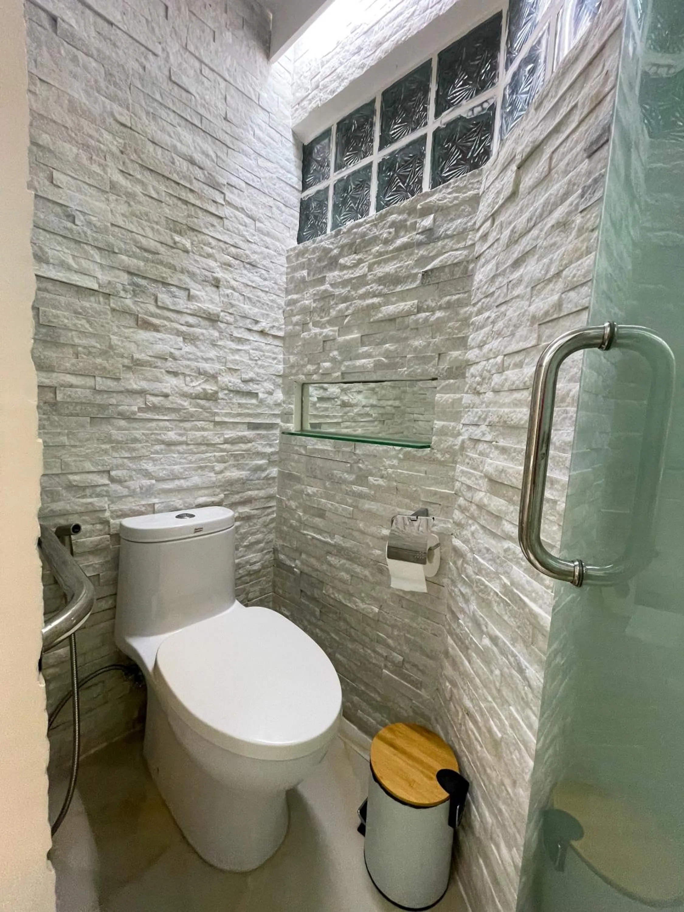 Bathroom in Montani Beach Resort Puerto Galera powered by Cocotel