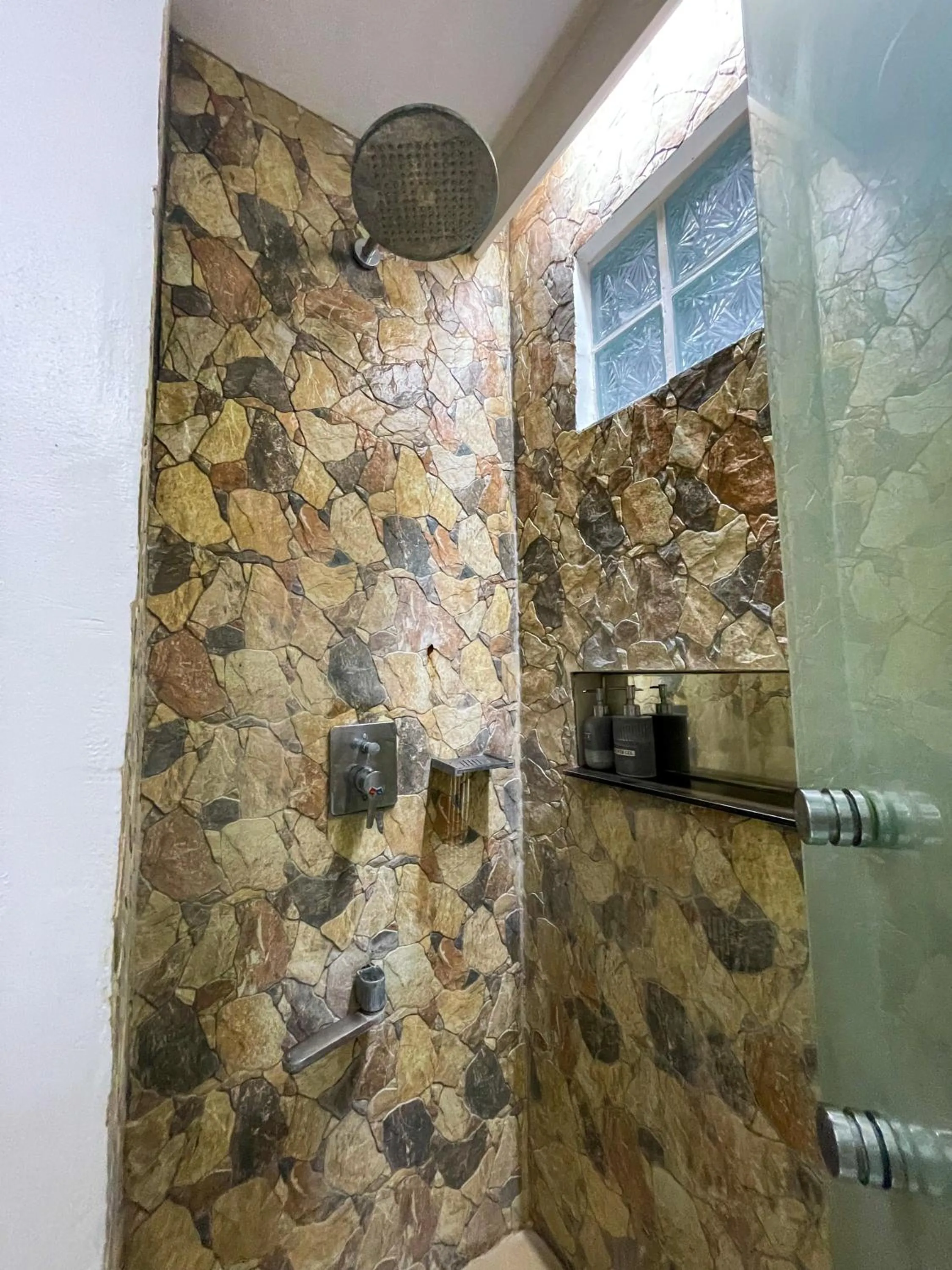 Shower in Montani Beach Resort Puerto Galera powered by Cocotel