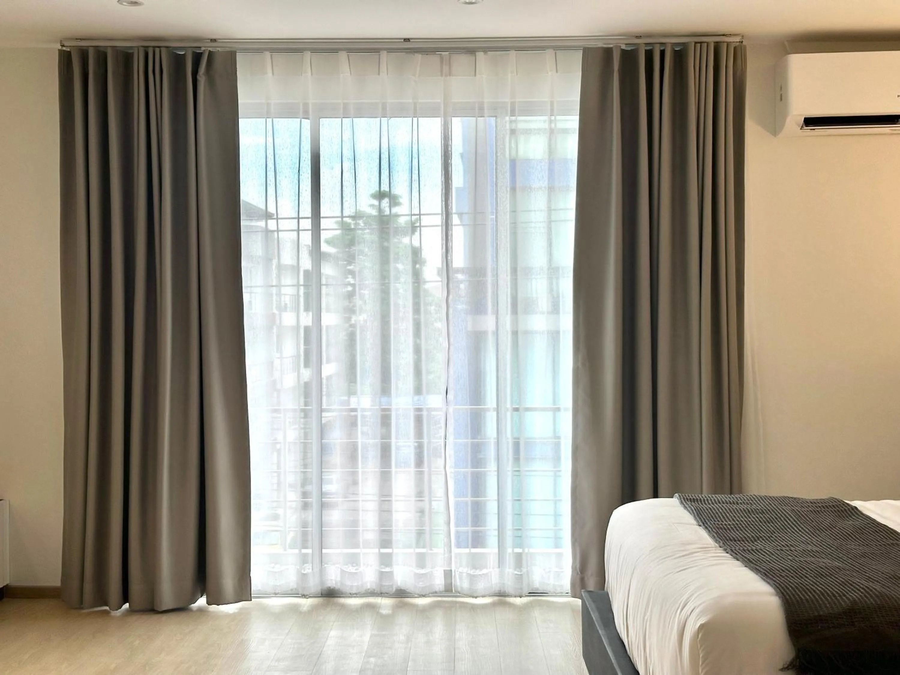 Photo of the whole room, Bed in Lune bangkok