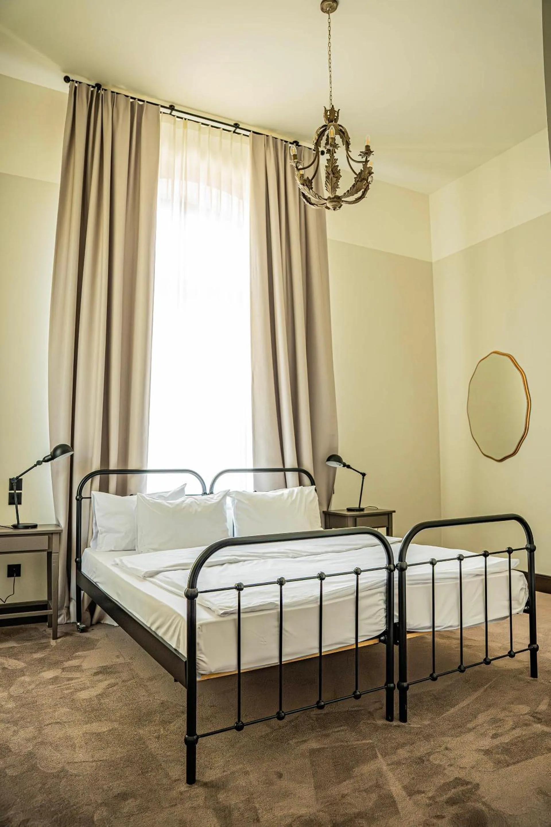 Bed in ARCHE Klasztor Wrocław