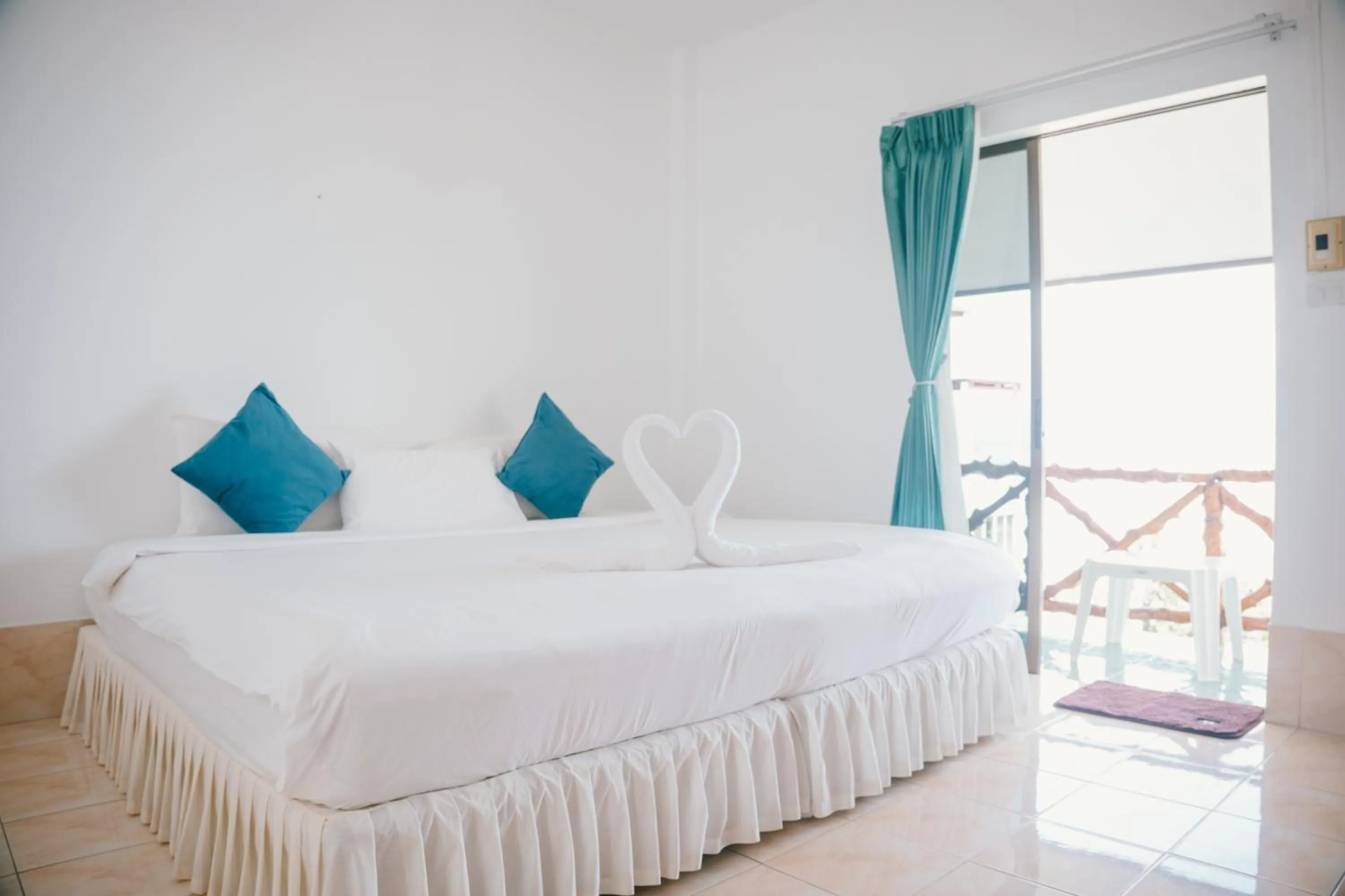 Bed in Mam Kaibae Hotel