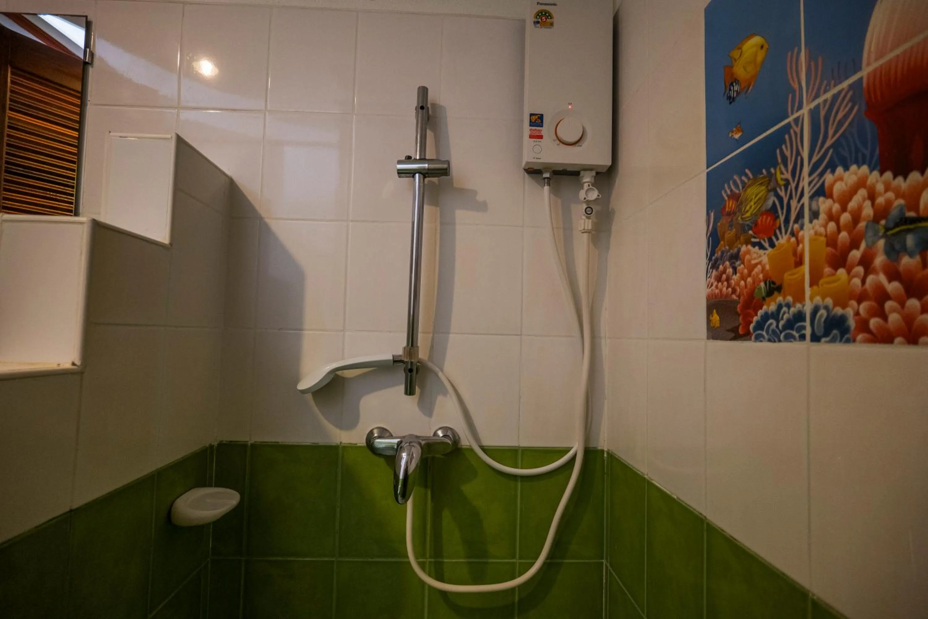 Shower in Mam Kaibae Hotel