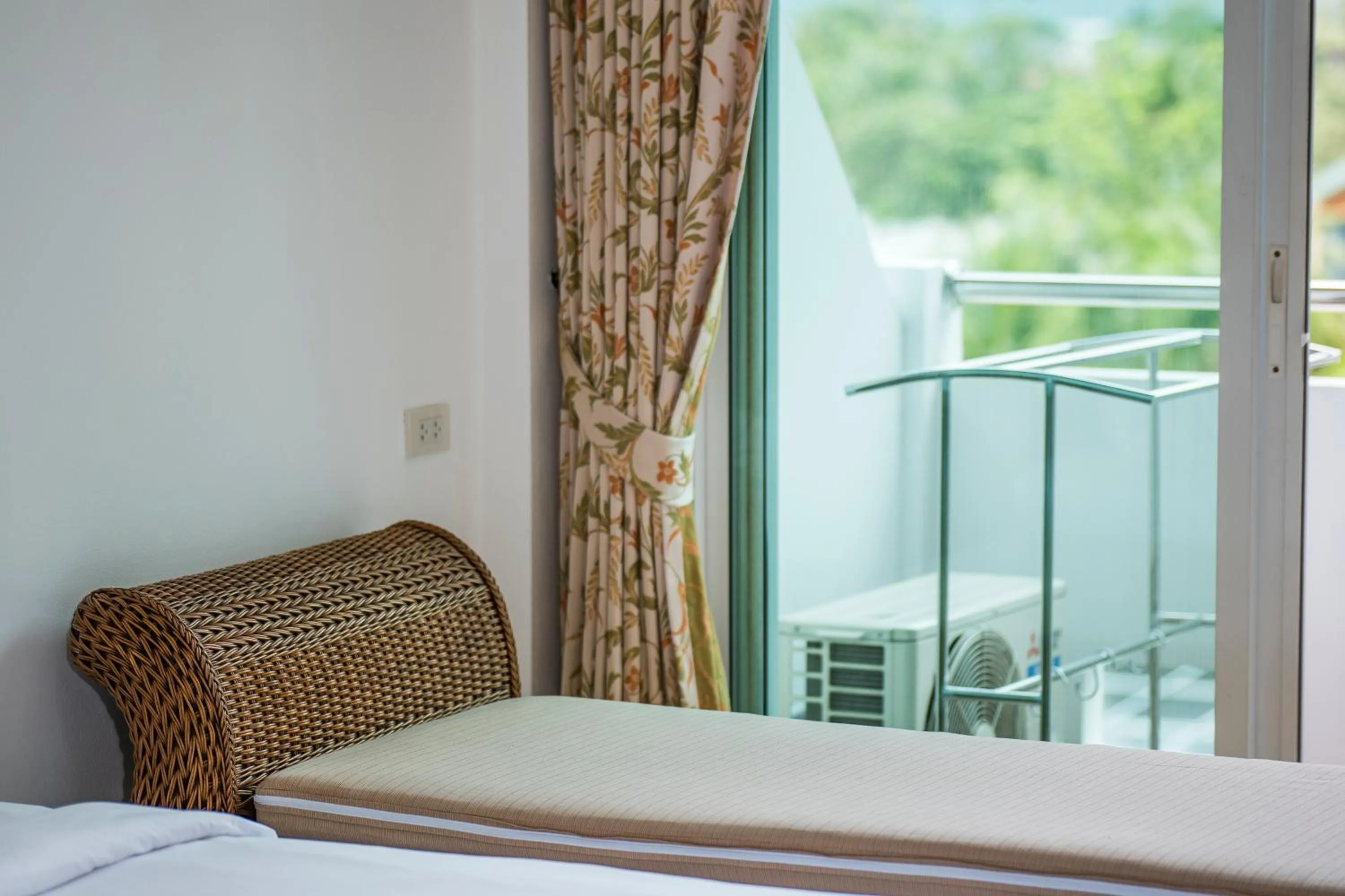 View (from property/room), Bed in Mam Kaibae Hotel