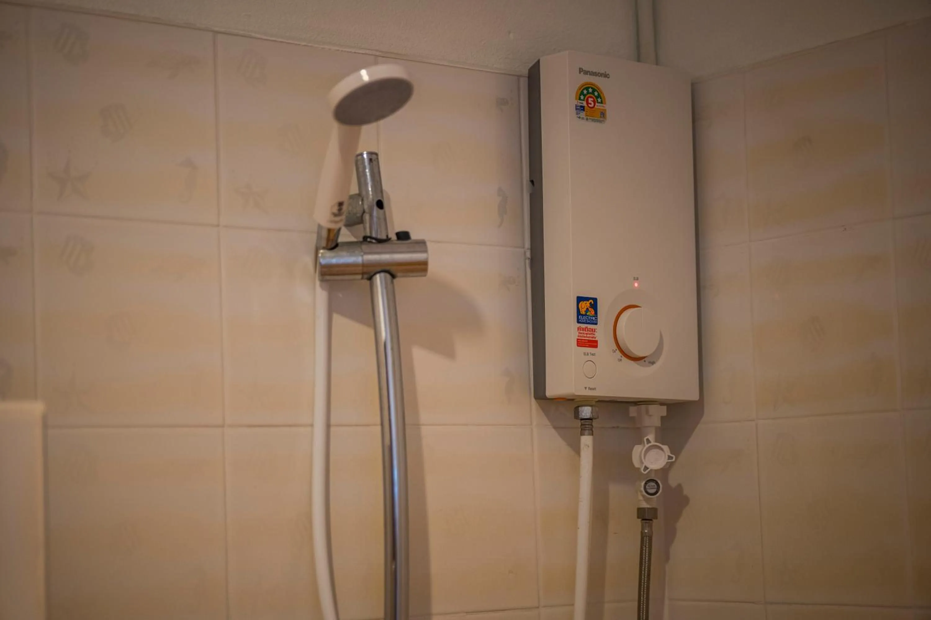 Shower in Mam Kaibae Hotel