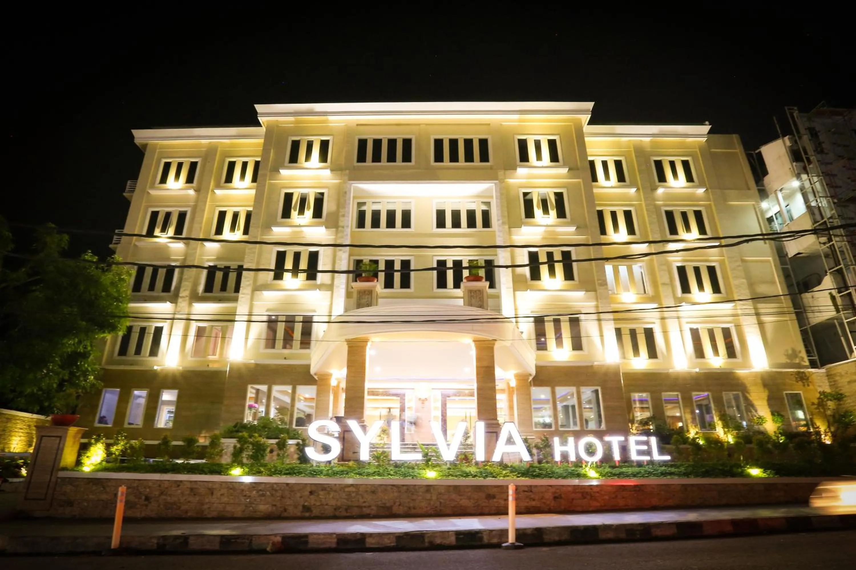 Area and facilities in Sylvia Hotel Premier Kupang