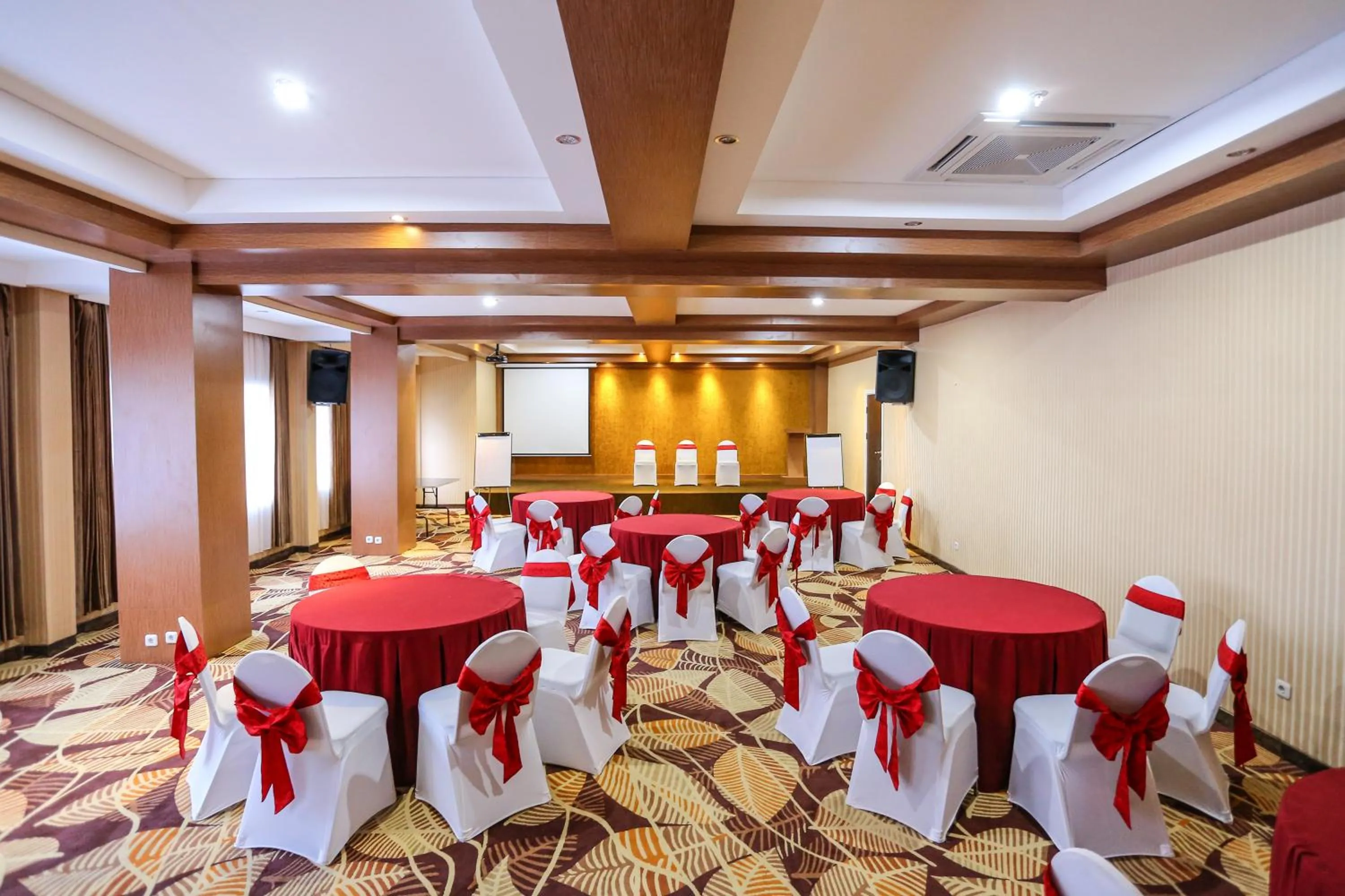 Banquet/Function facilities in Sylvia Hotel Premier Kupang