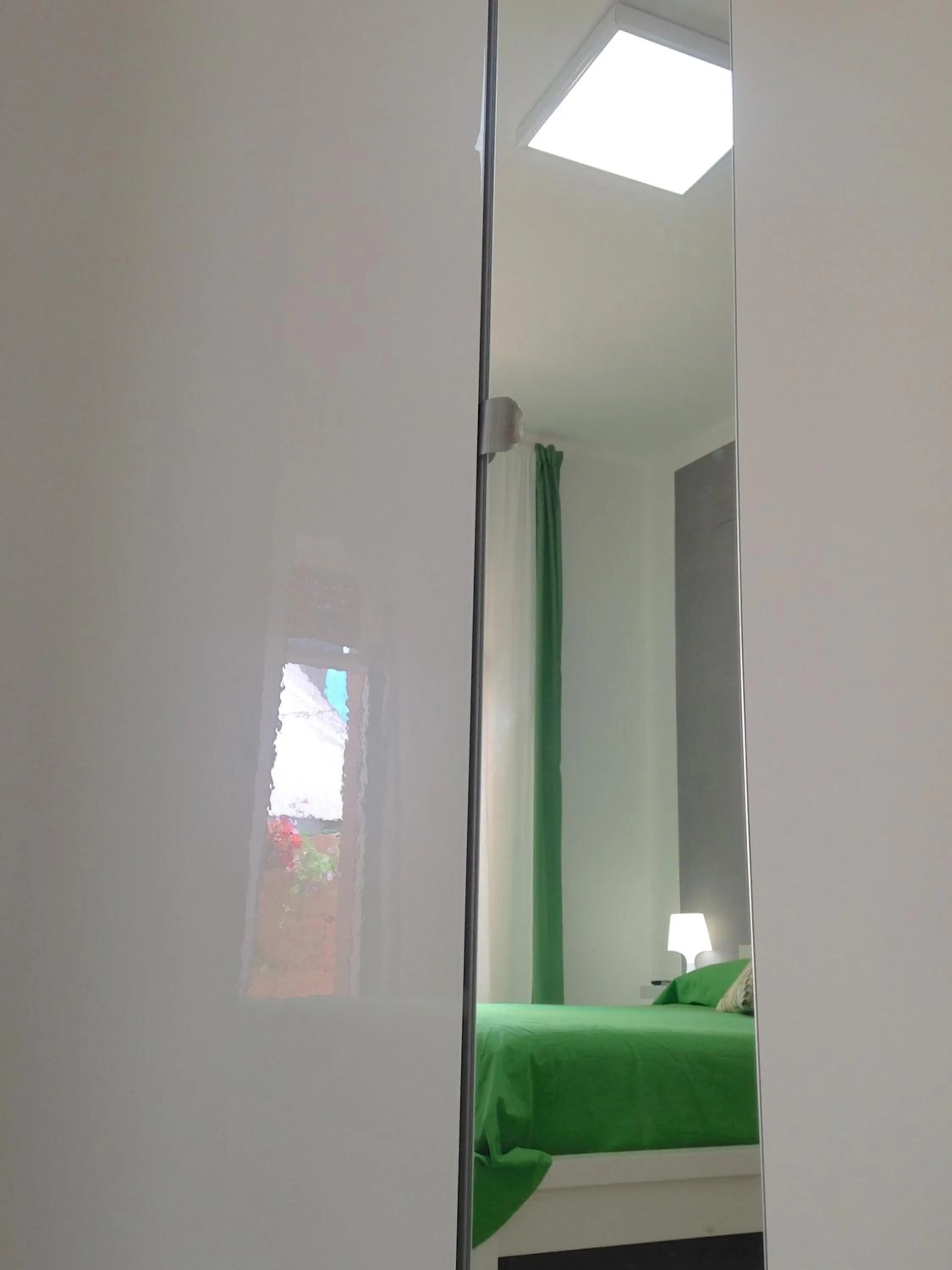 Decorative detail, Bed in Be Inn