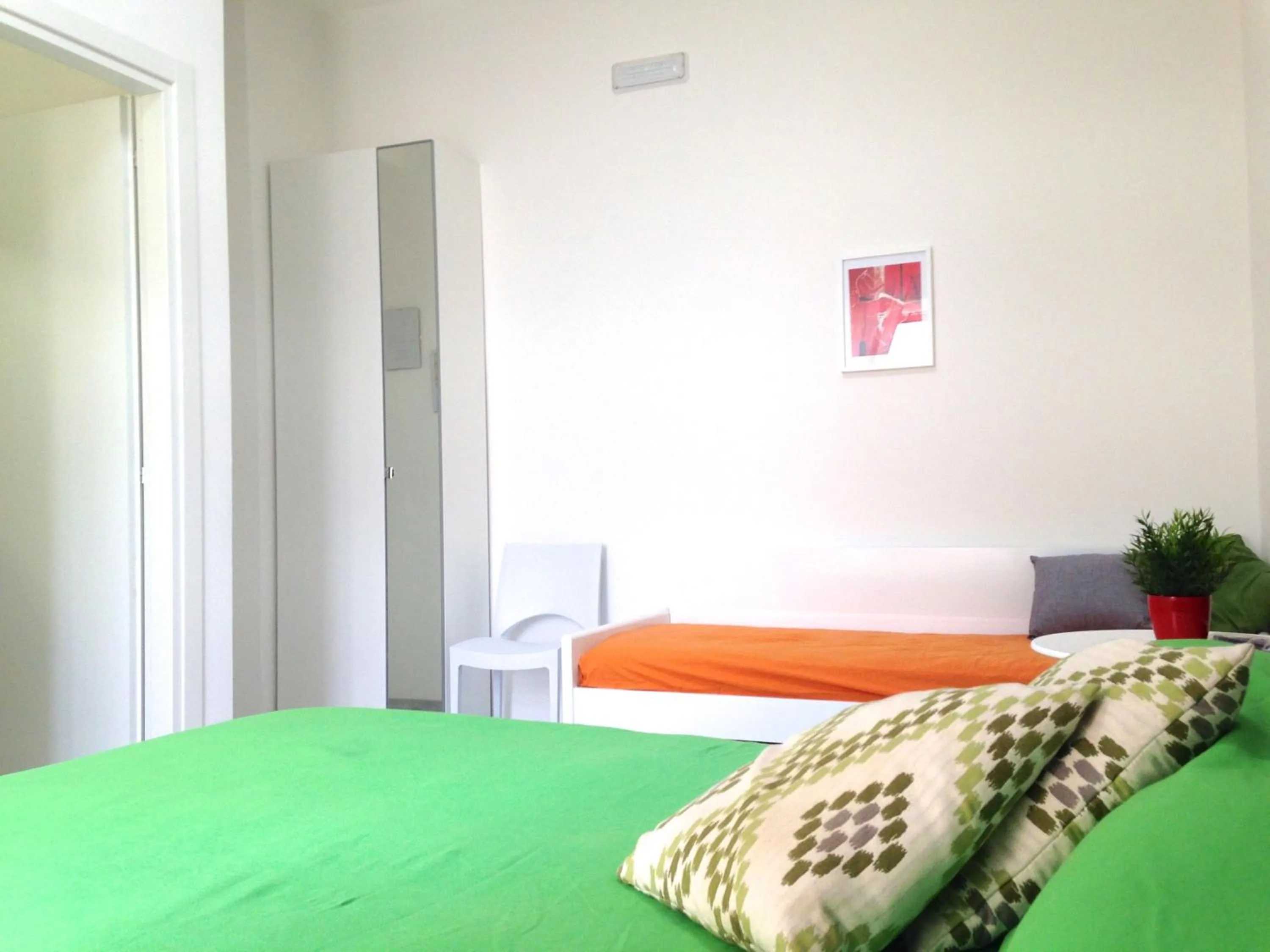 Photo of the whole room, Bed in Be Inn