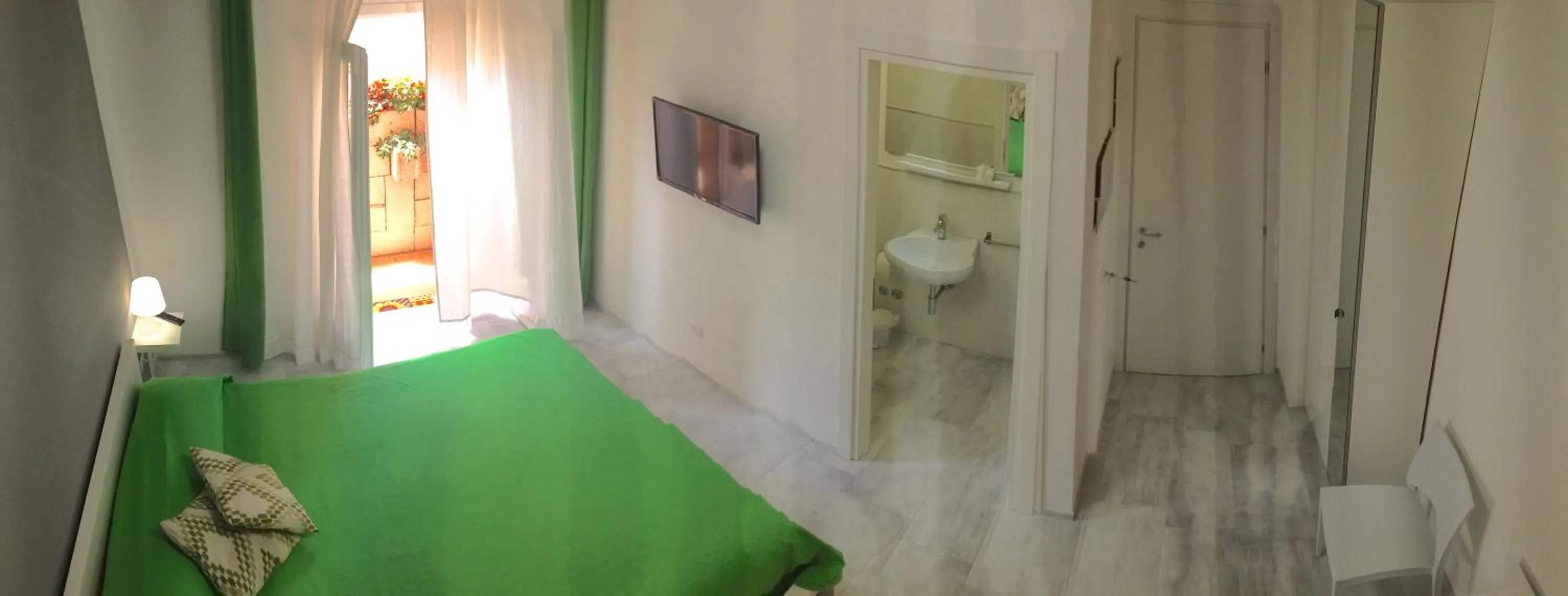 Photo of the whole room in Be Inn