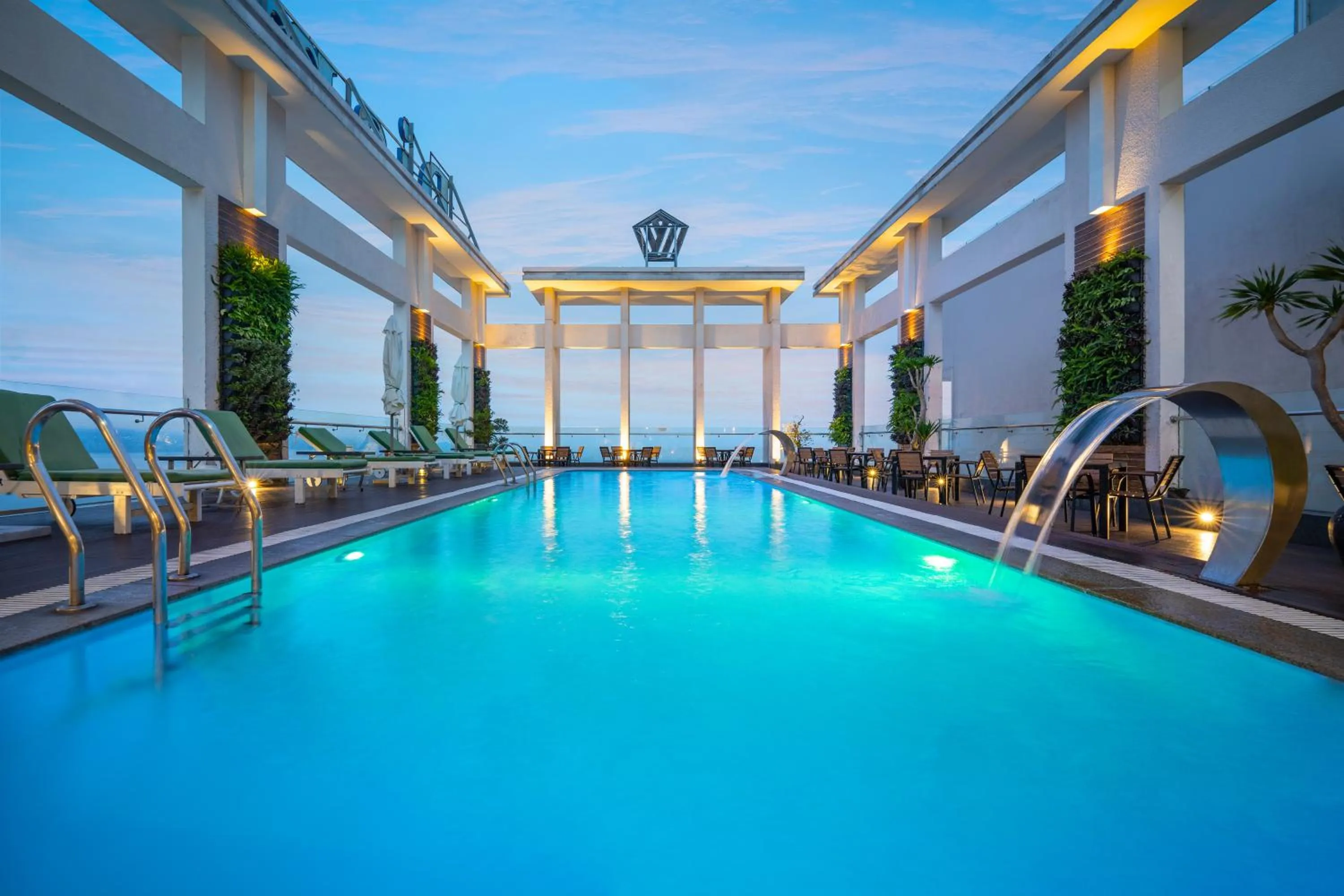 Pool view in Diamond Sea Hotel