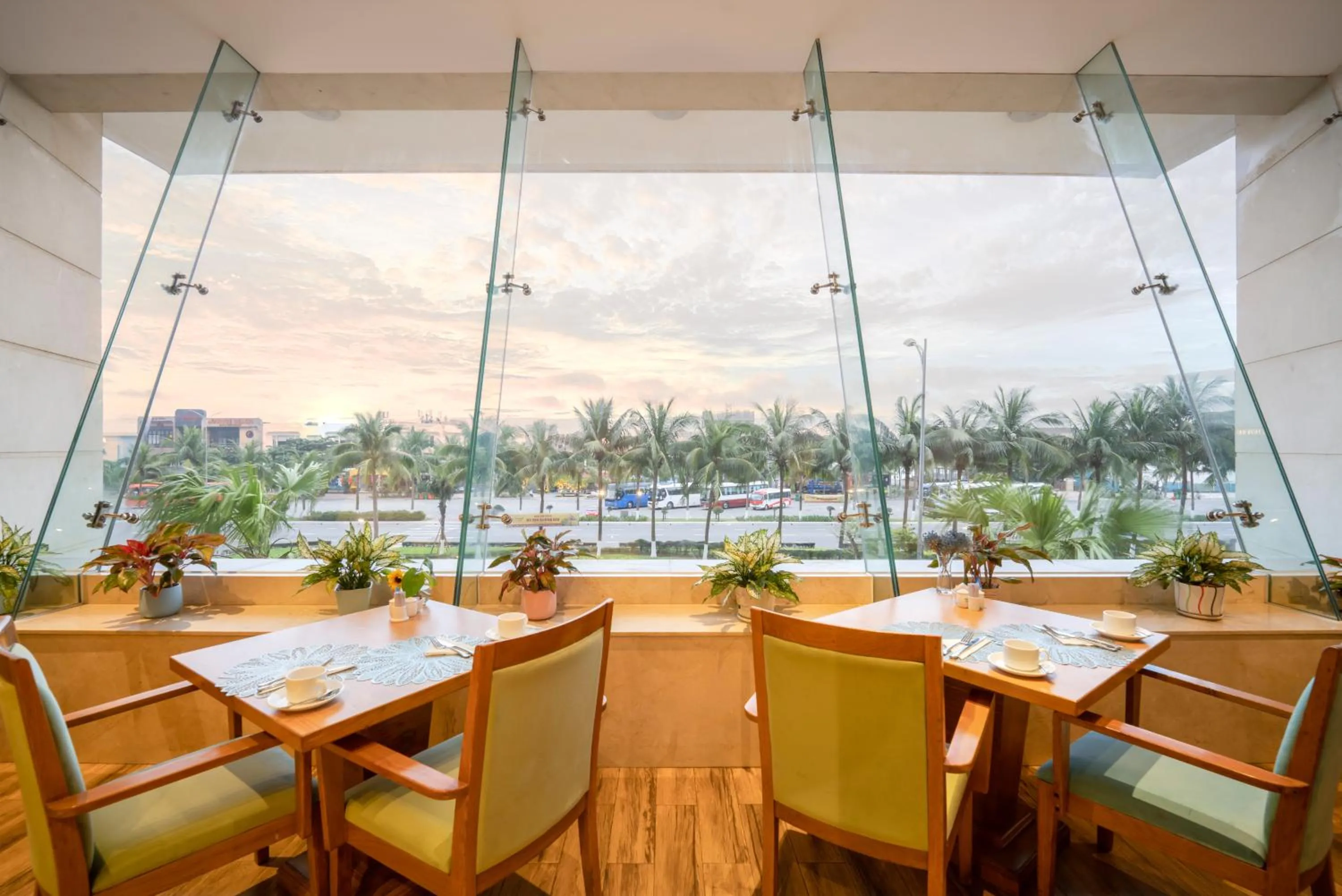 Restaurant/places to eat in Diamond Sea Hotel