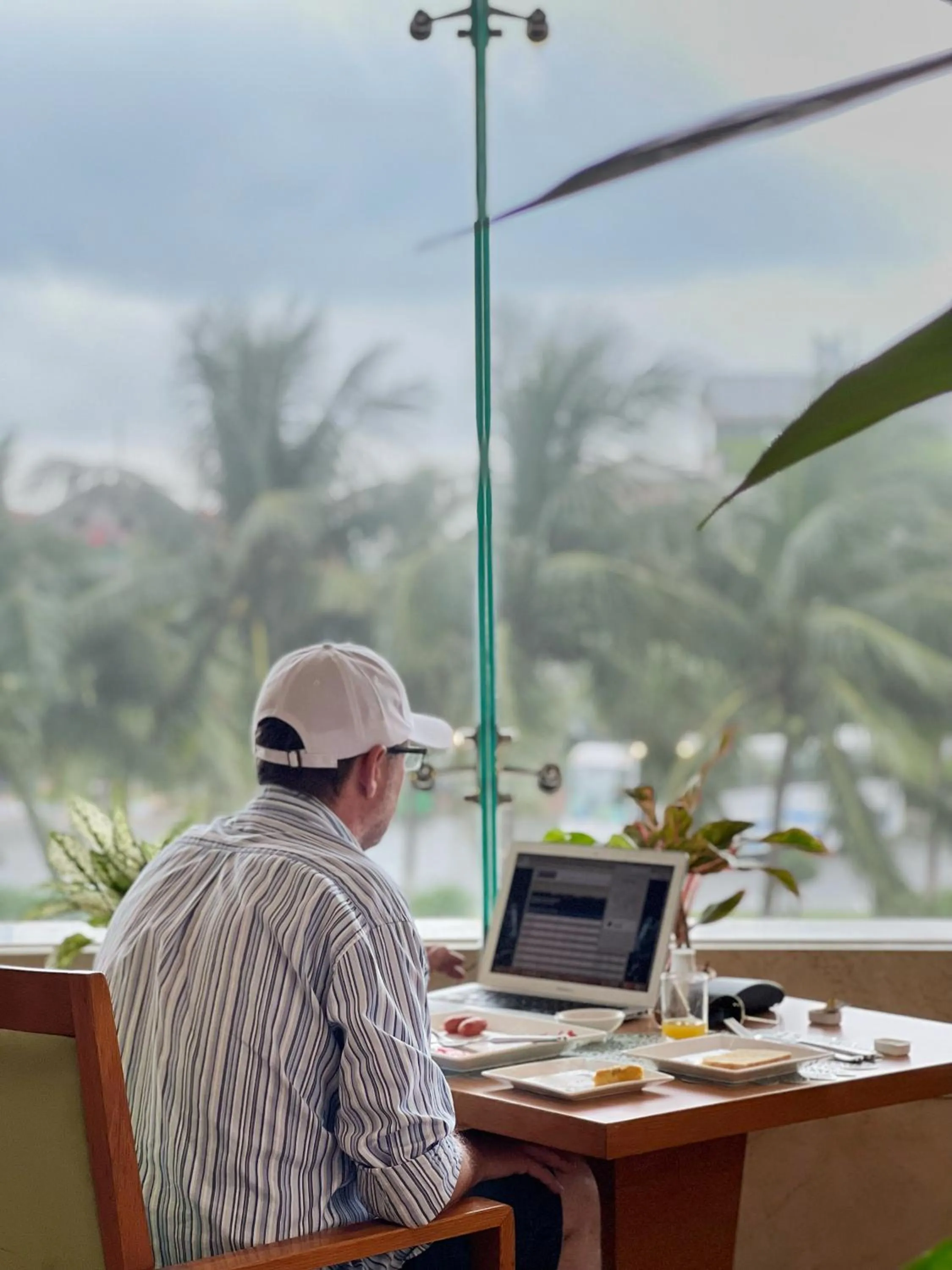 Restaurant/places to eat in Diamond Sea Hotel