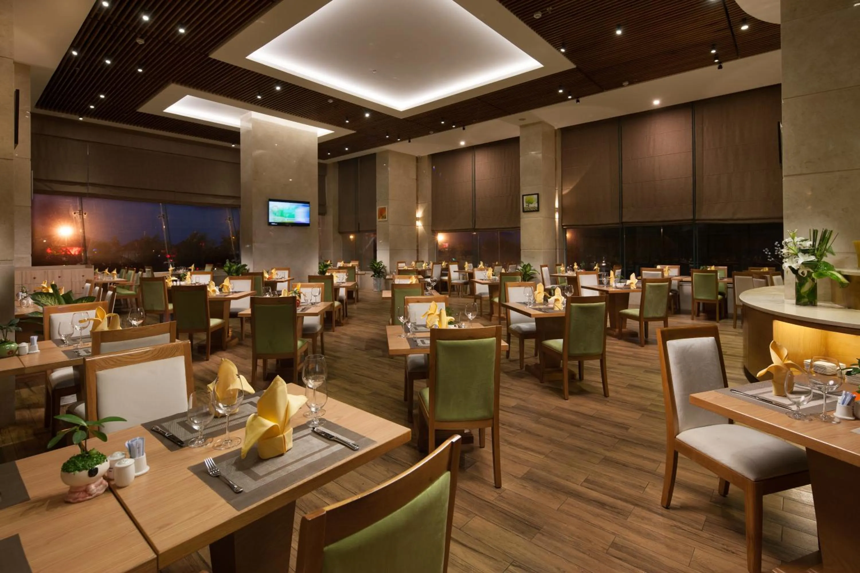 Restaurant/places to eat in Diamond Sea Hotel
