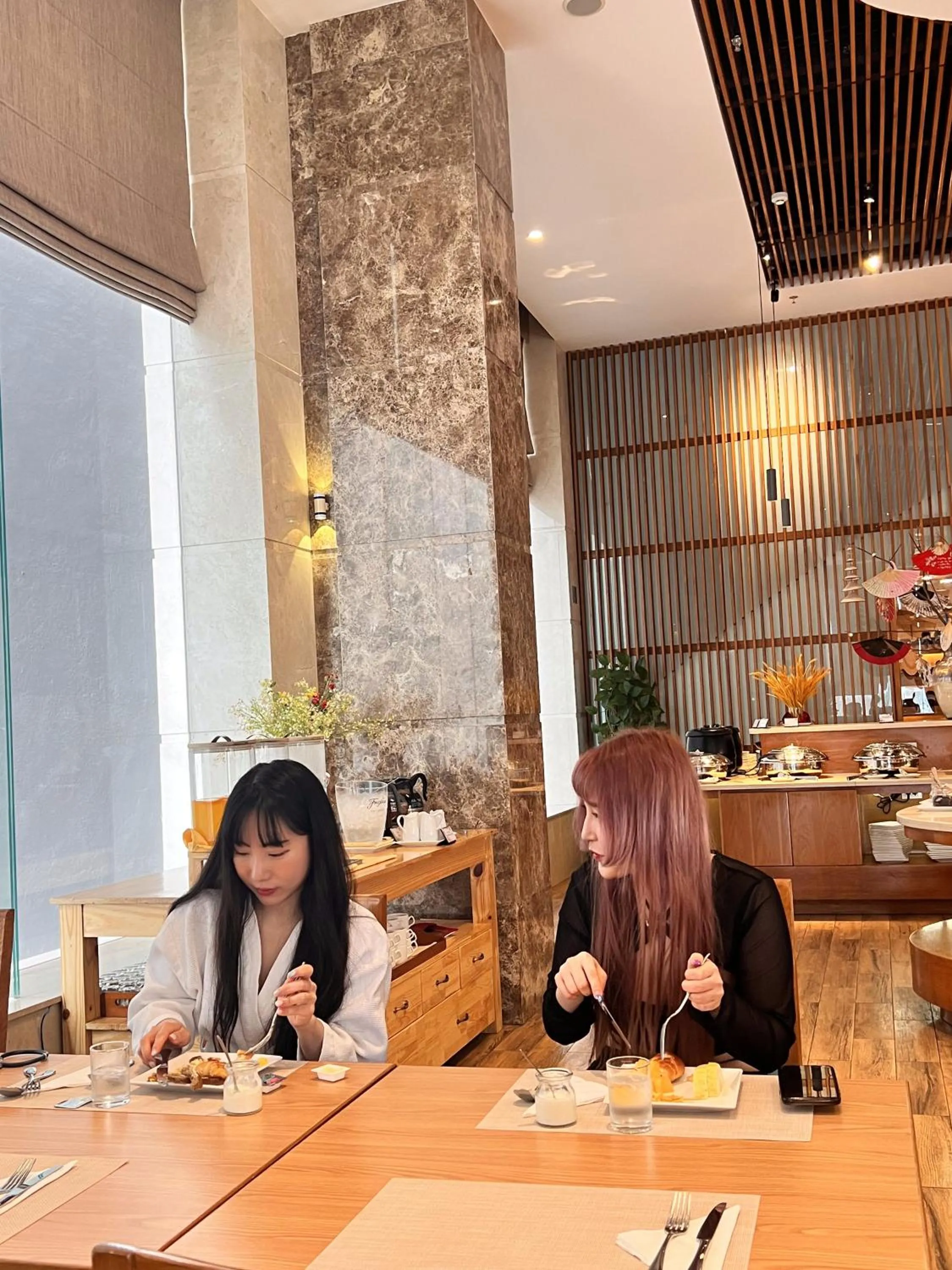 Restaurant/places to eat in Diamond Sea Hotel
