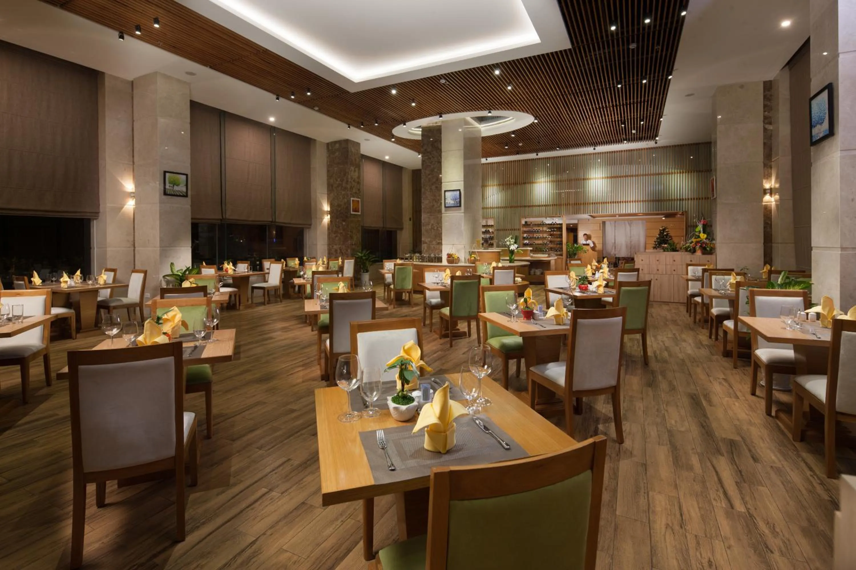 Restaurant/places to eat in Diamond Sea Hotel