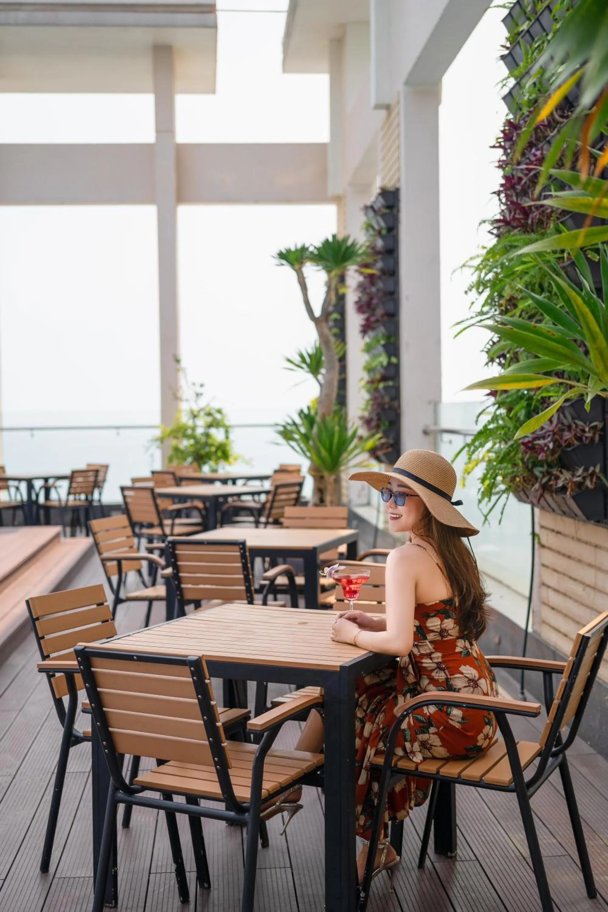 Lounge or bar in Diamond Sea Hotel