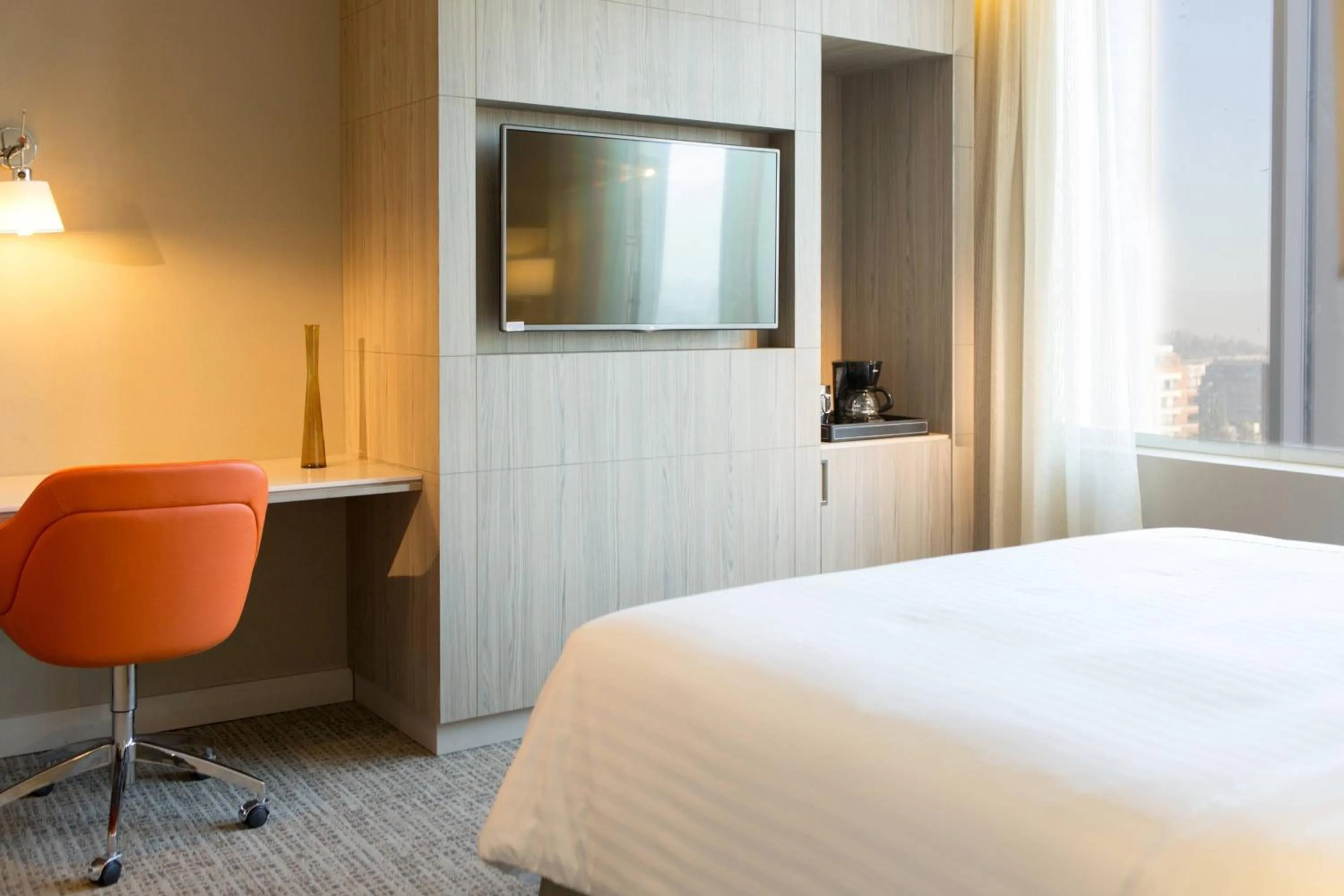 Photo of the whole room, Bed in Courtyard by Marriott Santiago Las Condes