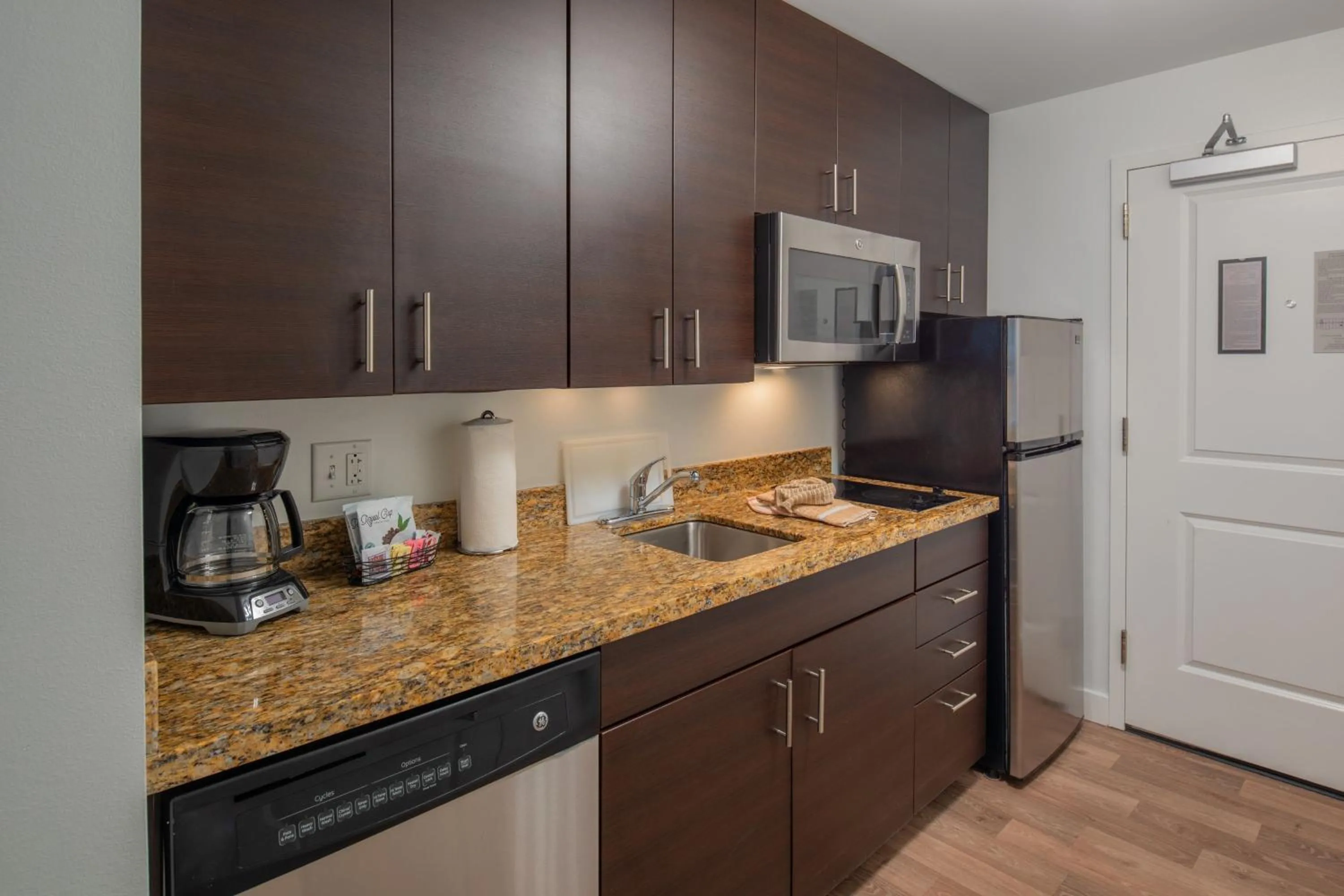 Kitchen or kitchenette in TownePlace Suites by Marriott Wareham Buzzards Bay
