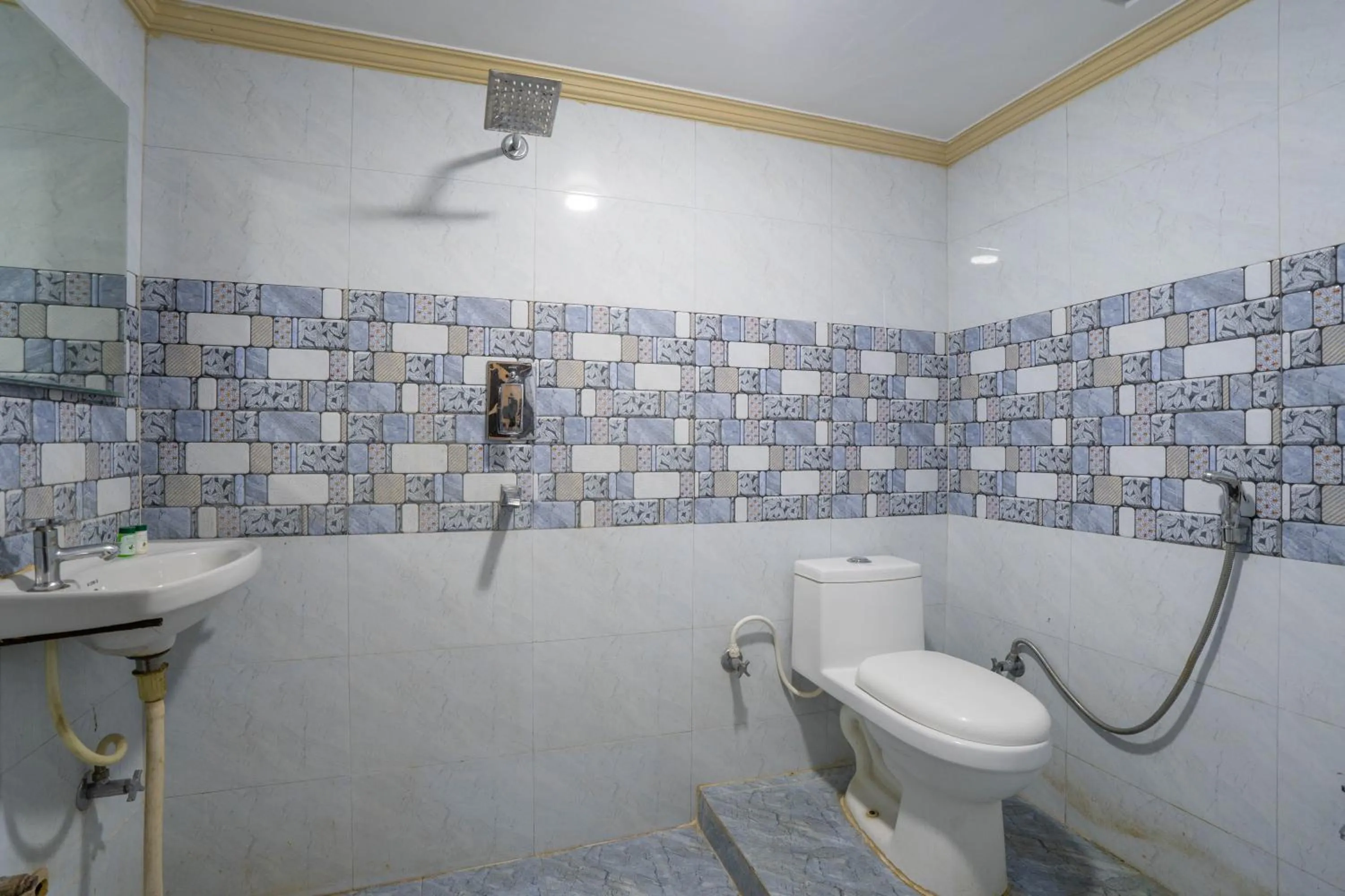 Shower in Hotel Kiaara