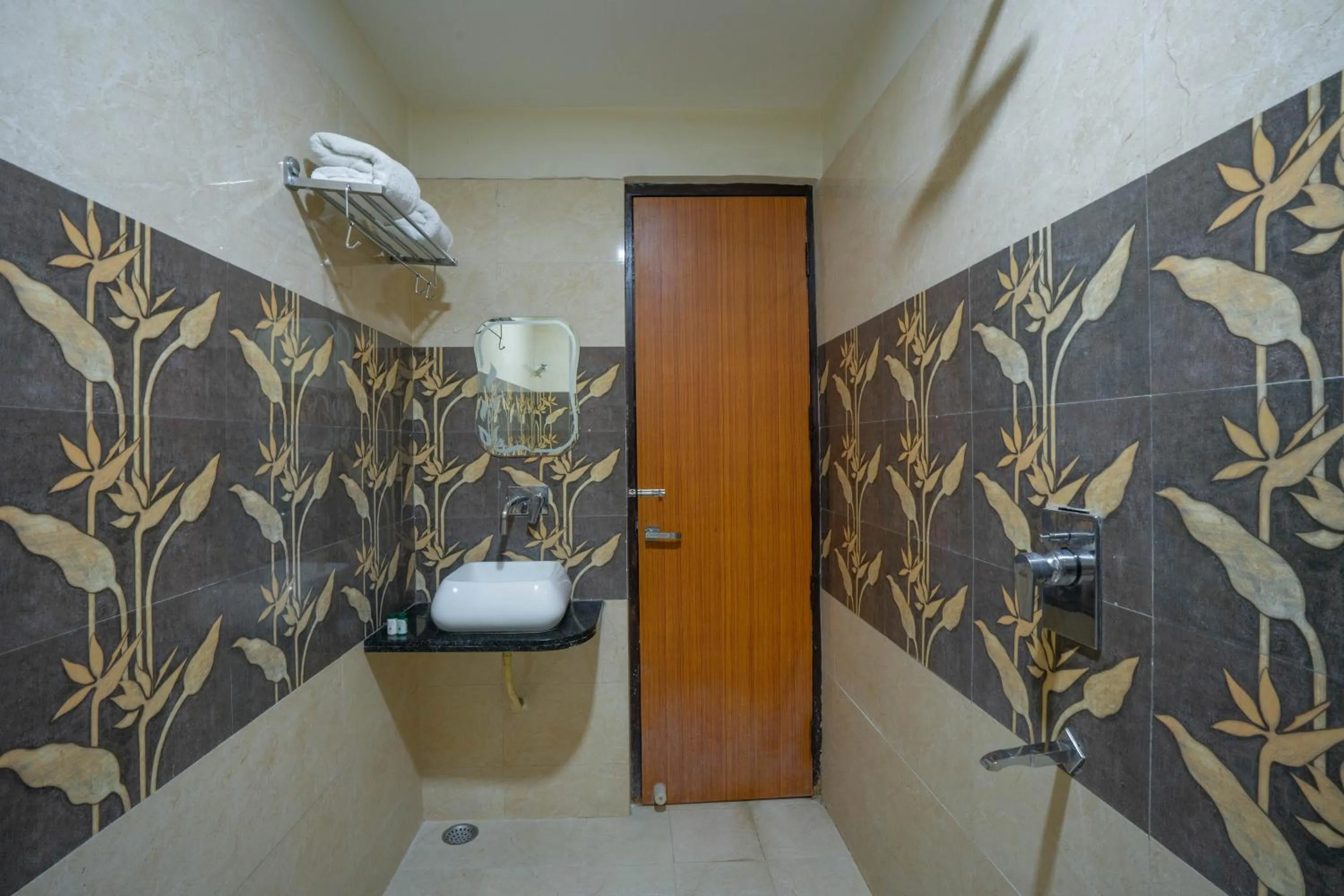 Shower in Hotel Kiaara