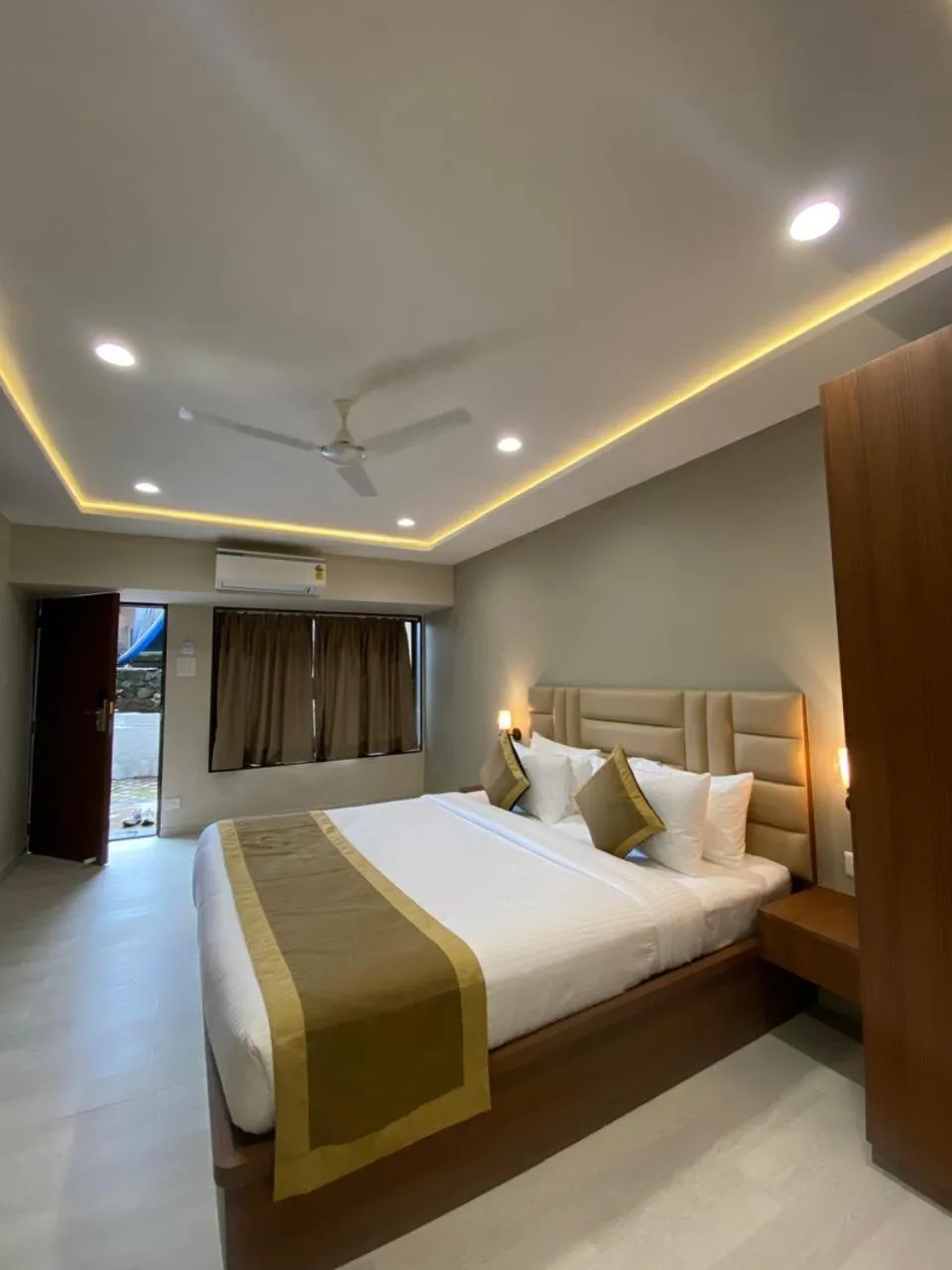 Photo of the whole room, Bed in The Byke Shanti Villa - Mahableshwar