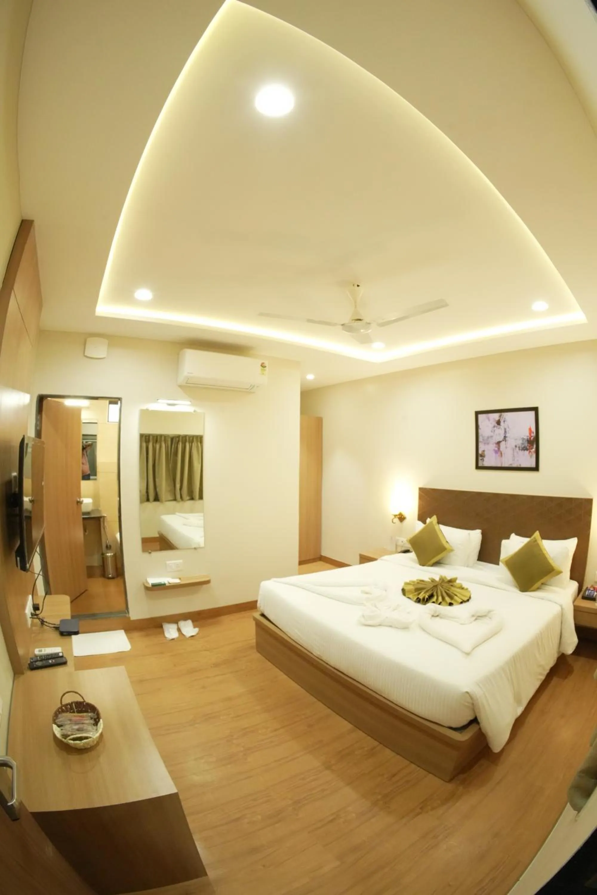 Bedroom, Bed in The Byke Shanti Villa - Mahableshwar