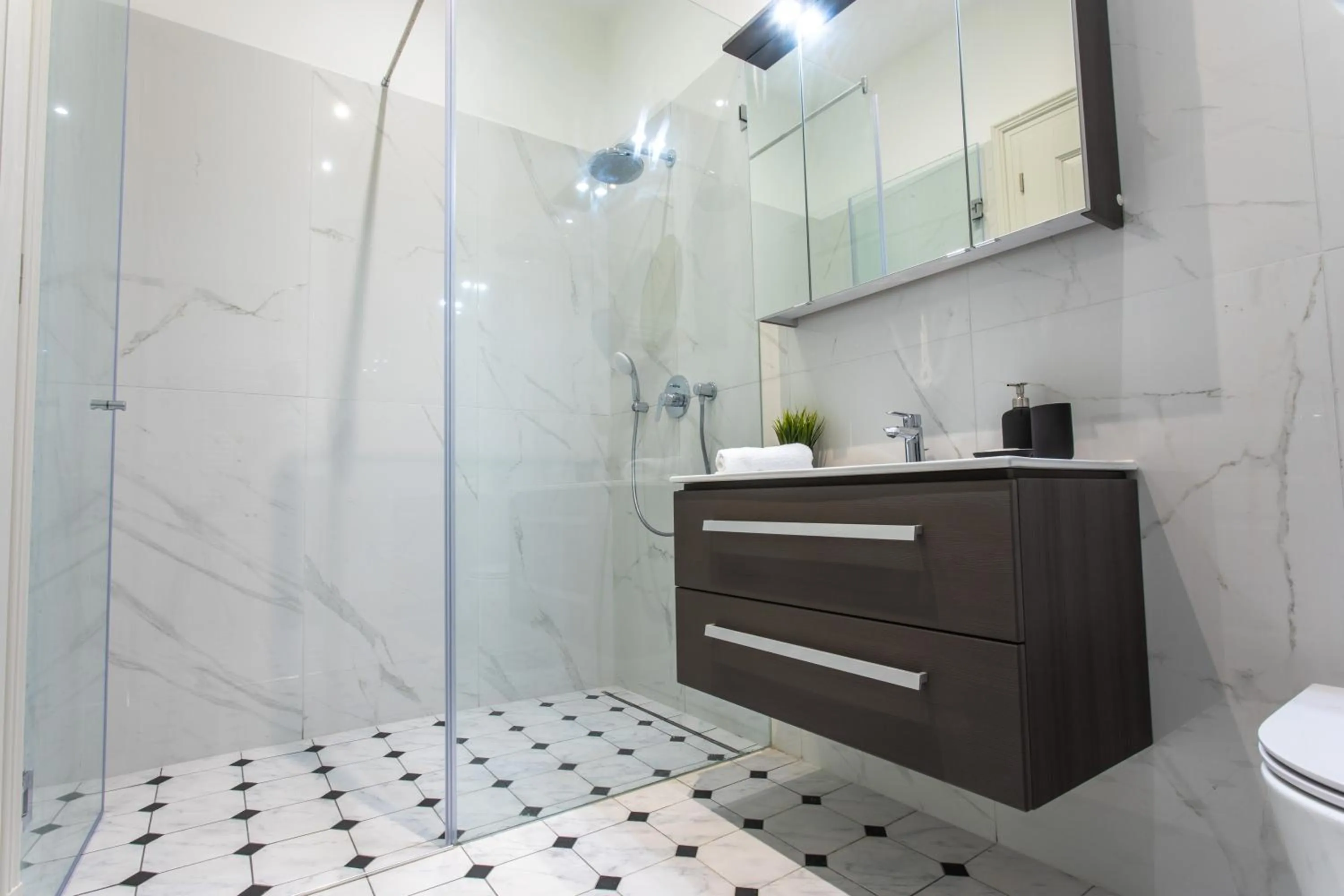 Shower in Kozmo Residences Budapest