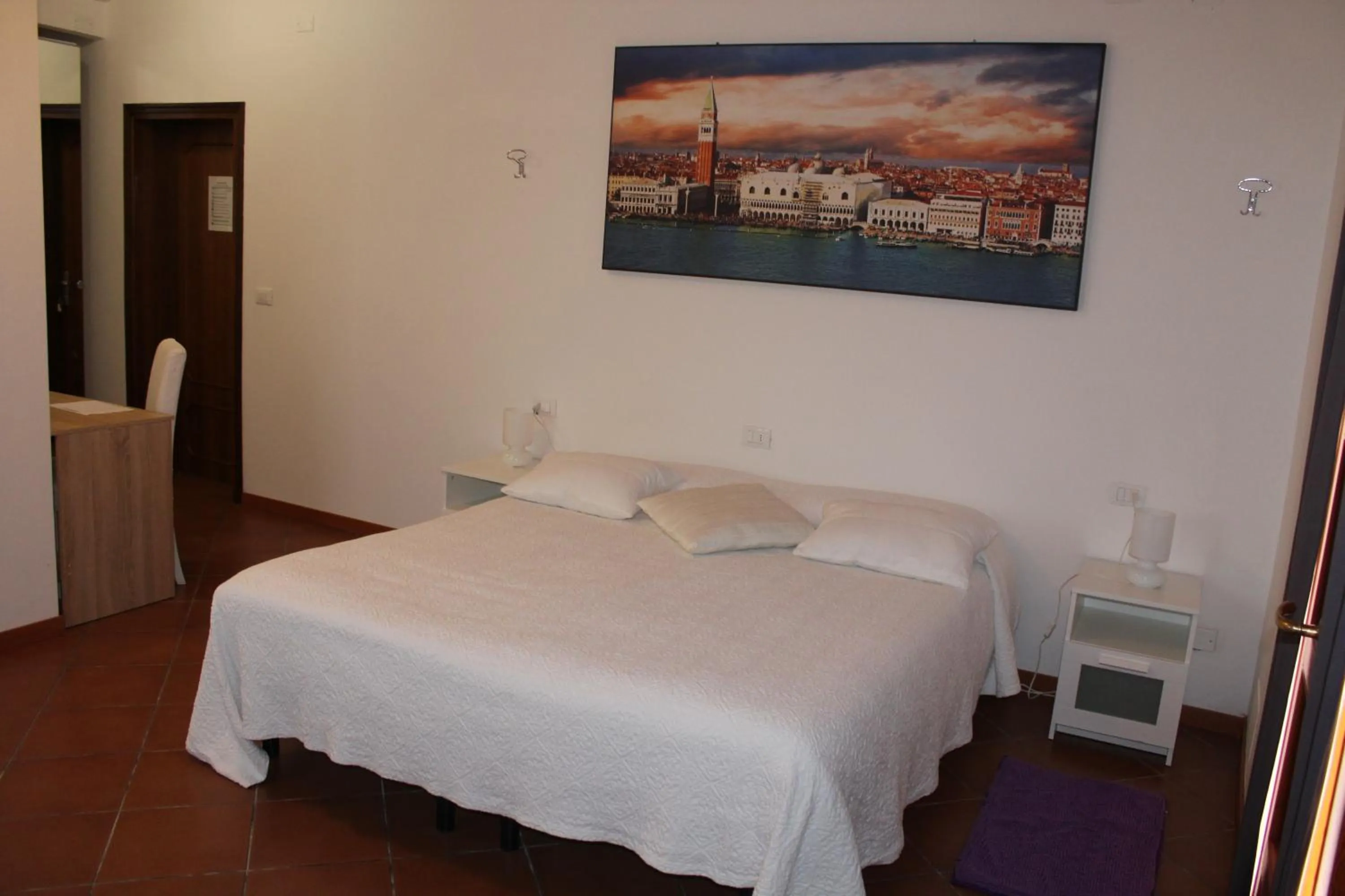 Bedroom, Bed in B&B Airport Venice Diego 2