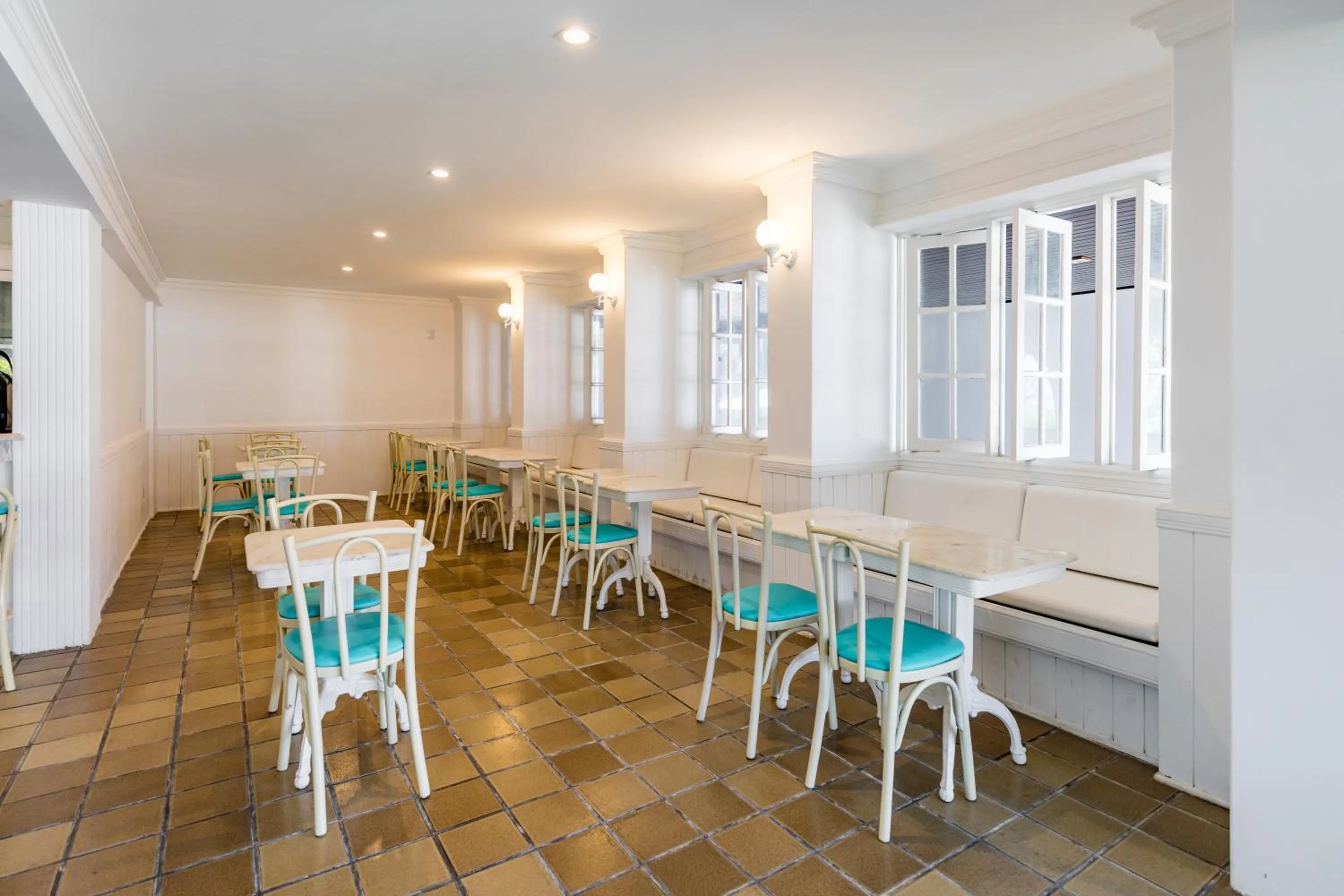 Restaurant/places to eat in Mirai Beach Hotel