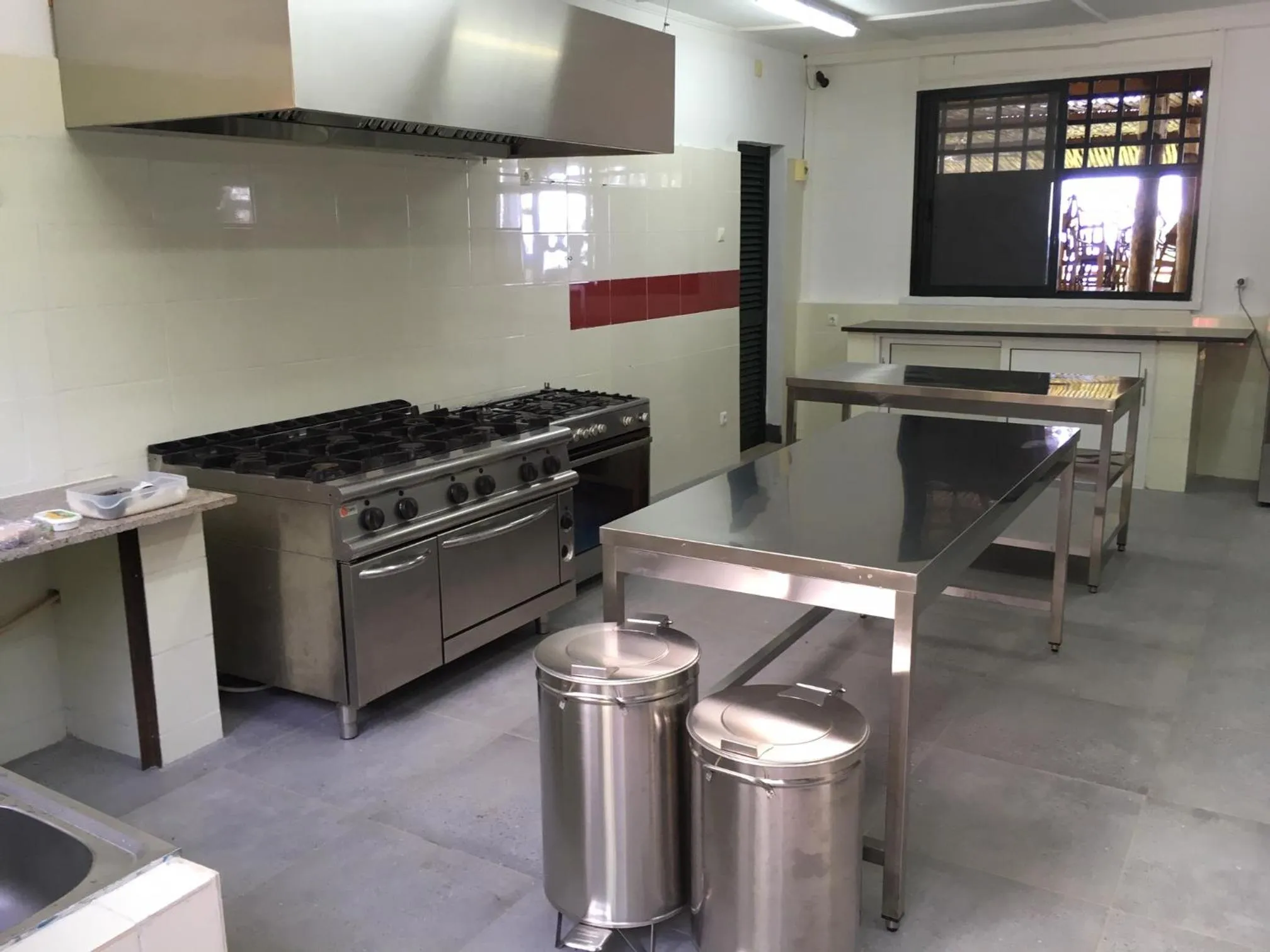 Restaurant/places to eat in Mucumbli