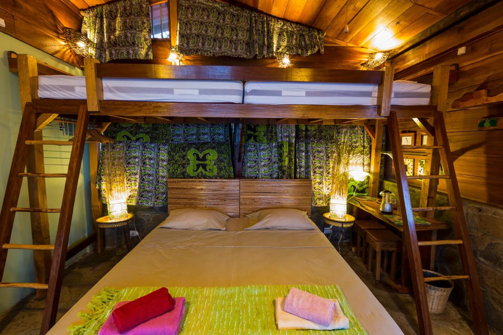 bunk bed in Mucumbli
