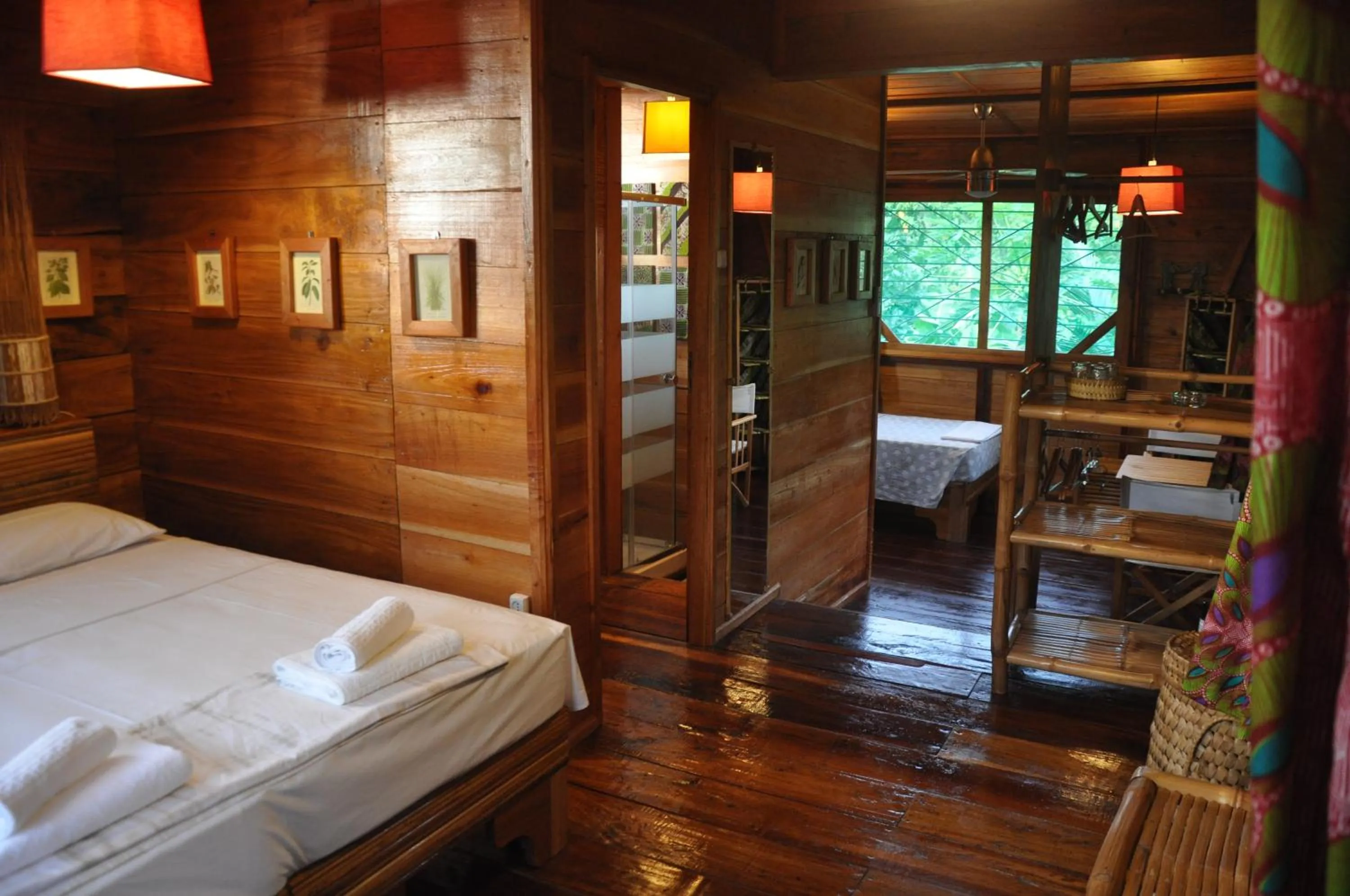 Photo of the whole room in Mucumbli