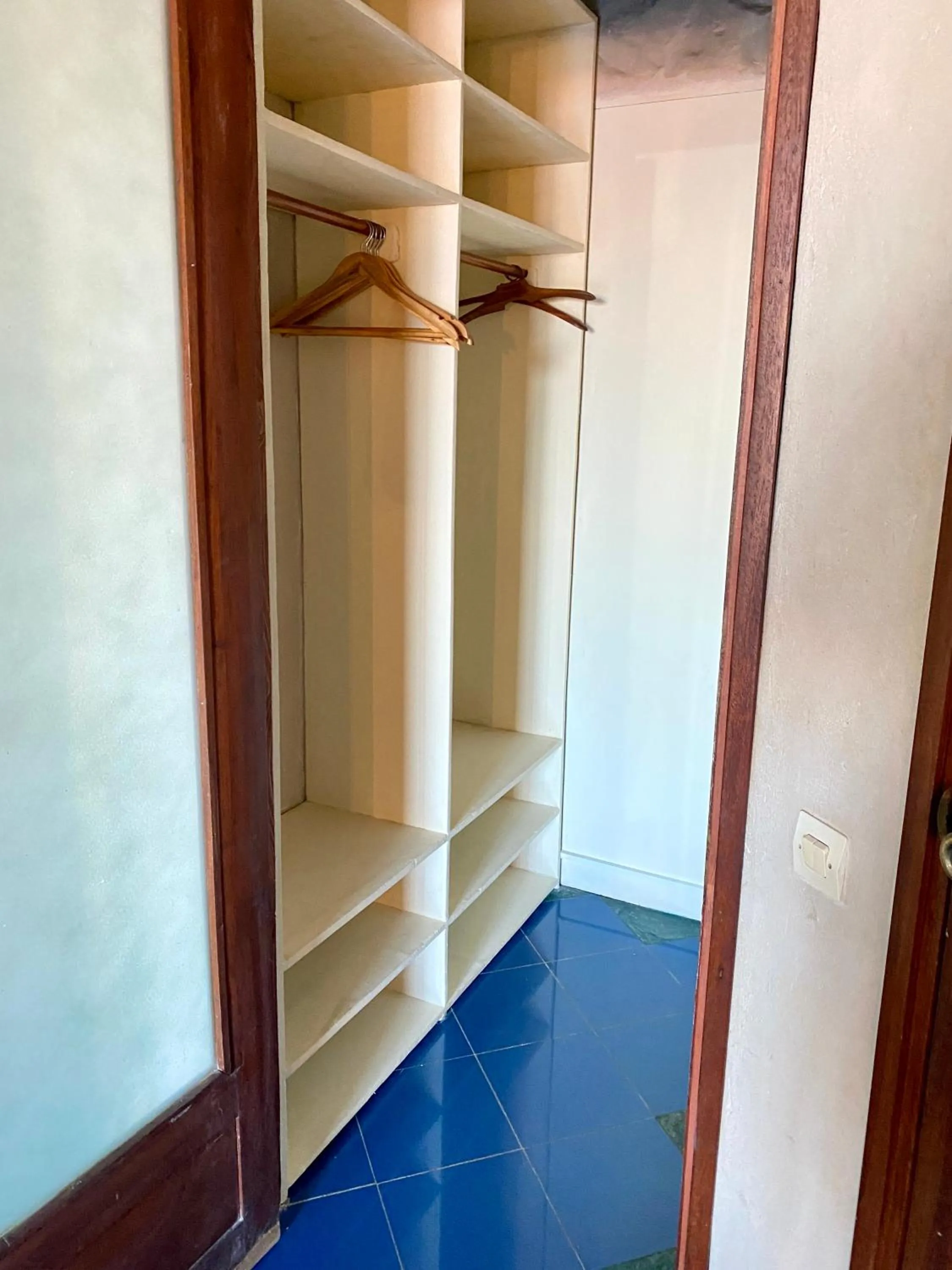 wardrobe in Hotel Sokhamon